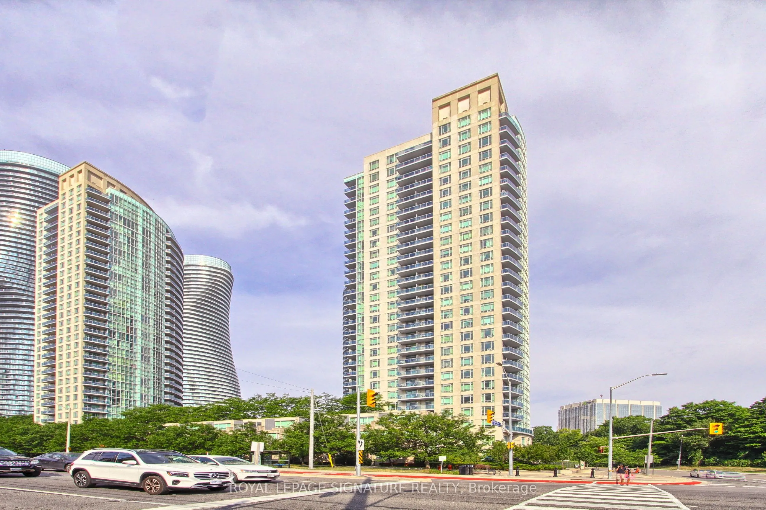 90 Absolute Avenue, #104