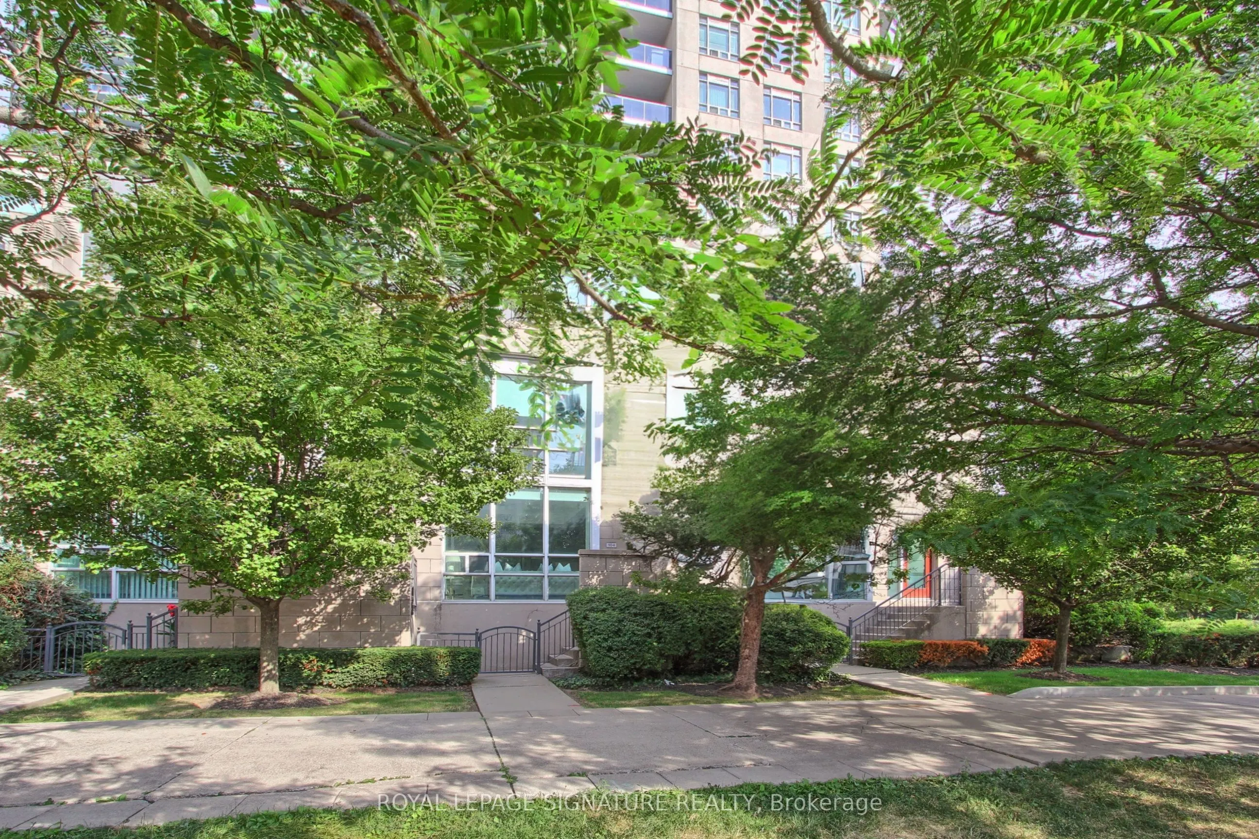90 Absolute Avenue, #104