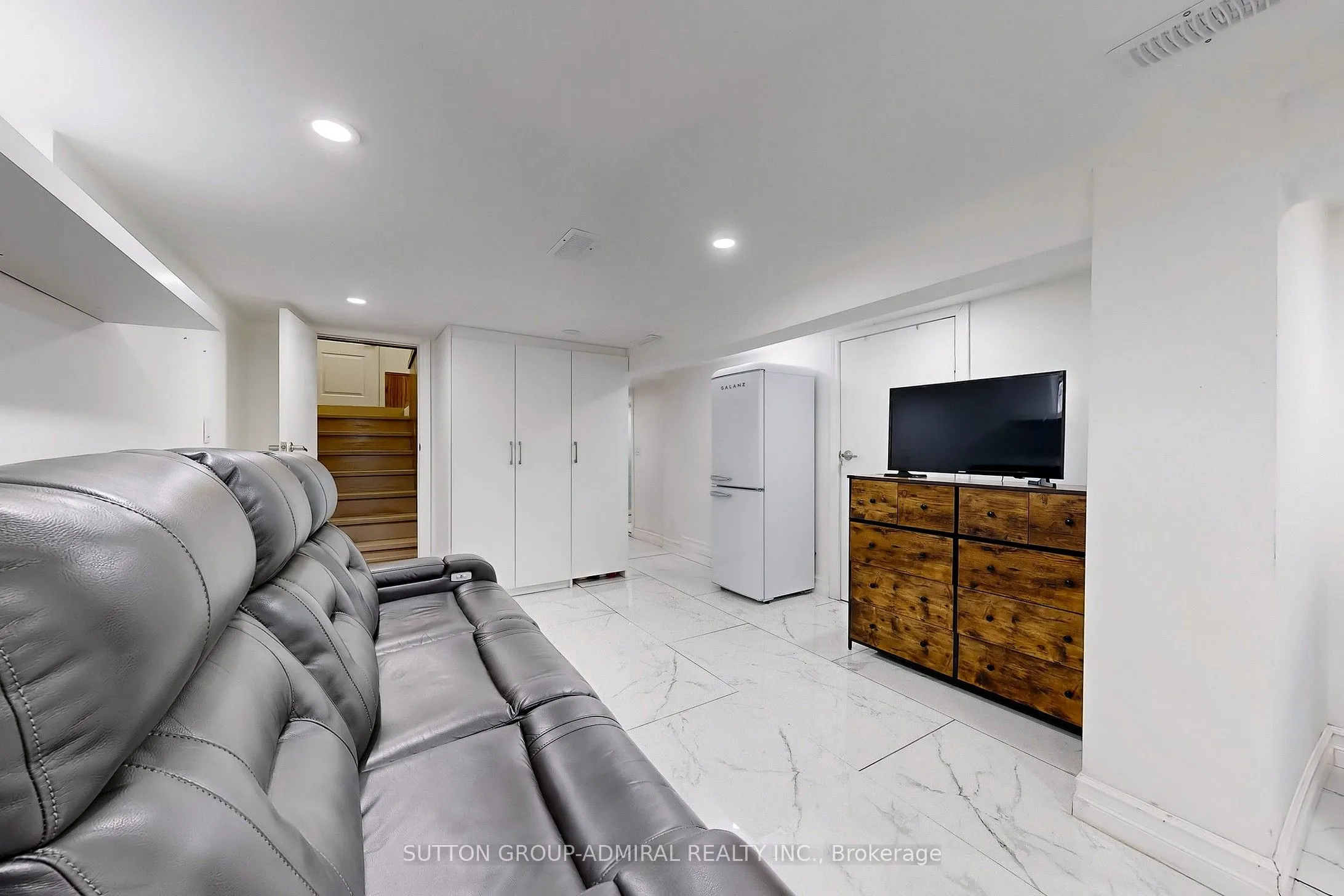 14 Spears Street