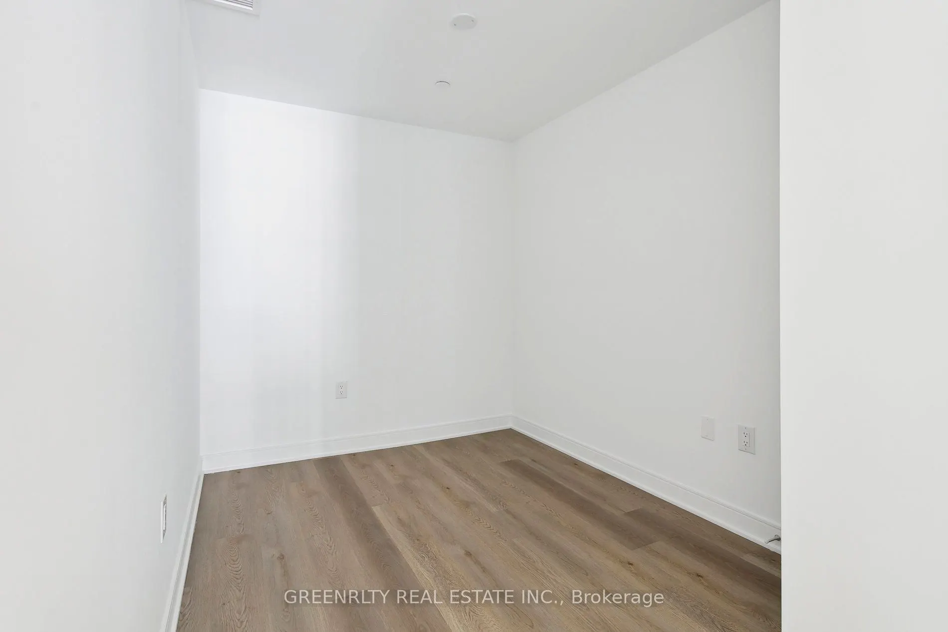 86 Dundas Street E, #511