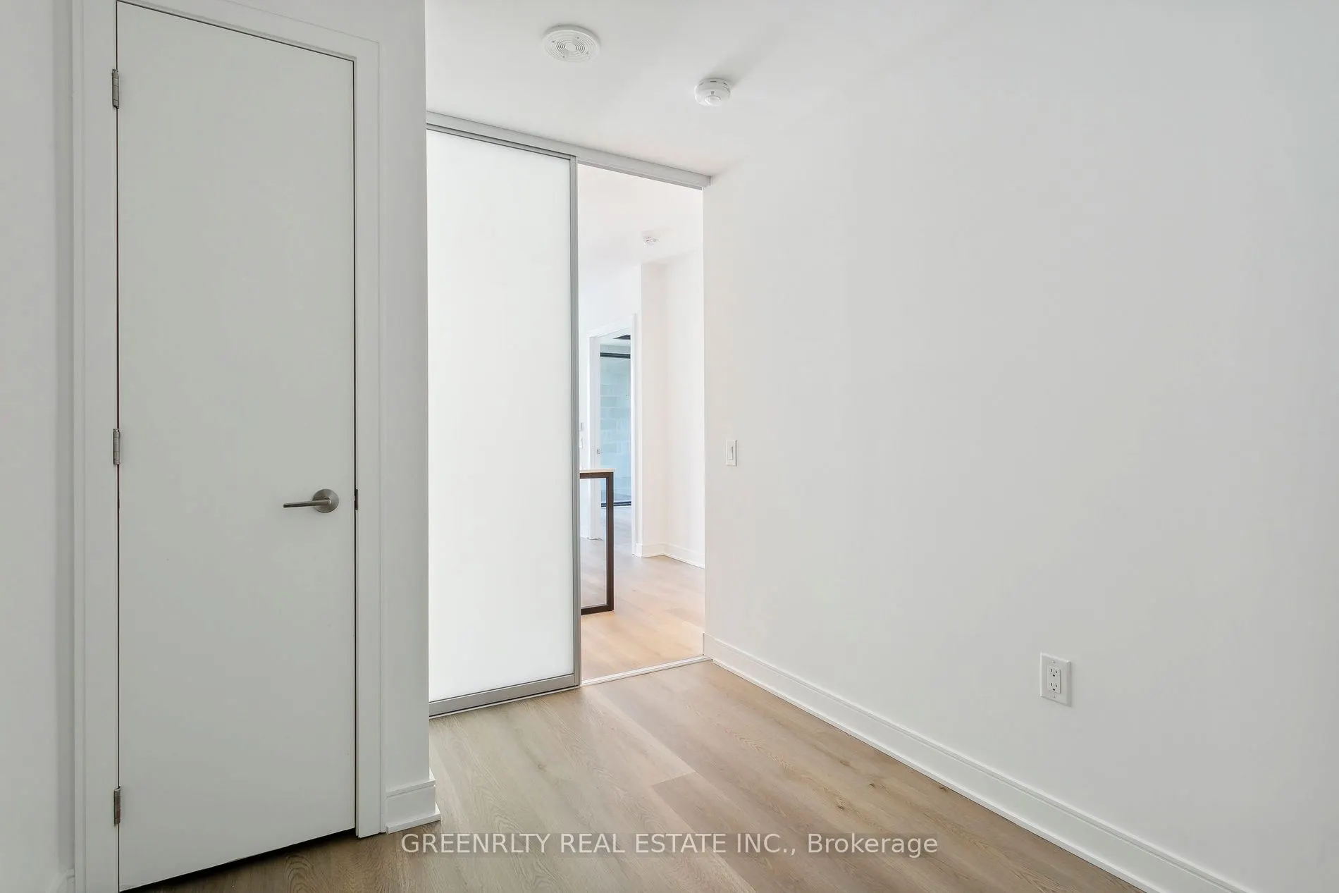86 Dundas Street E, #511