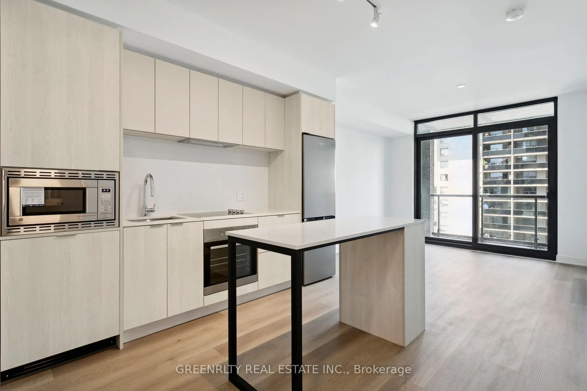 86 Dundas Street E, #511