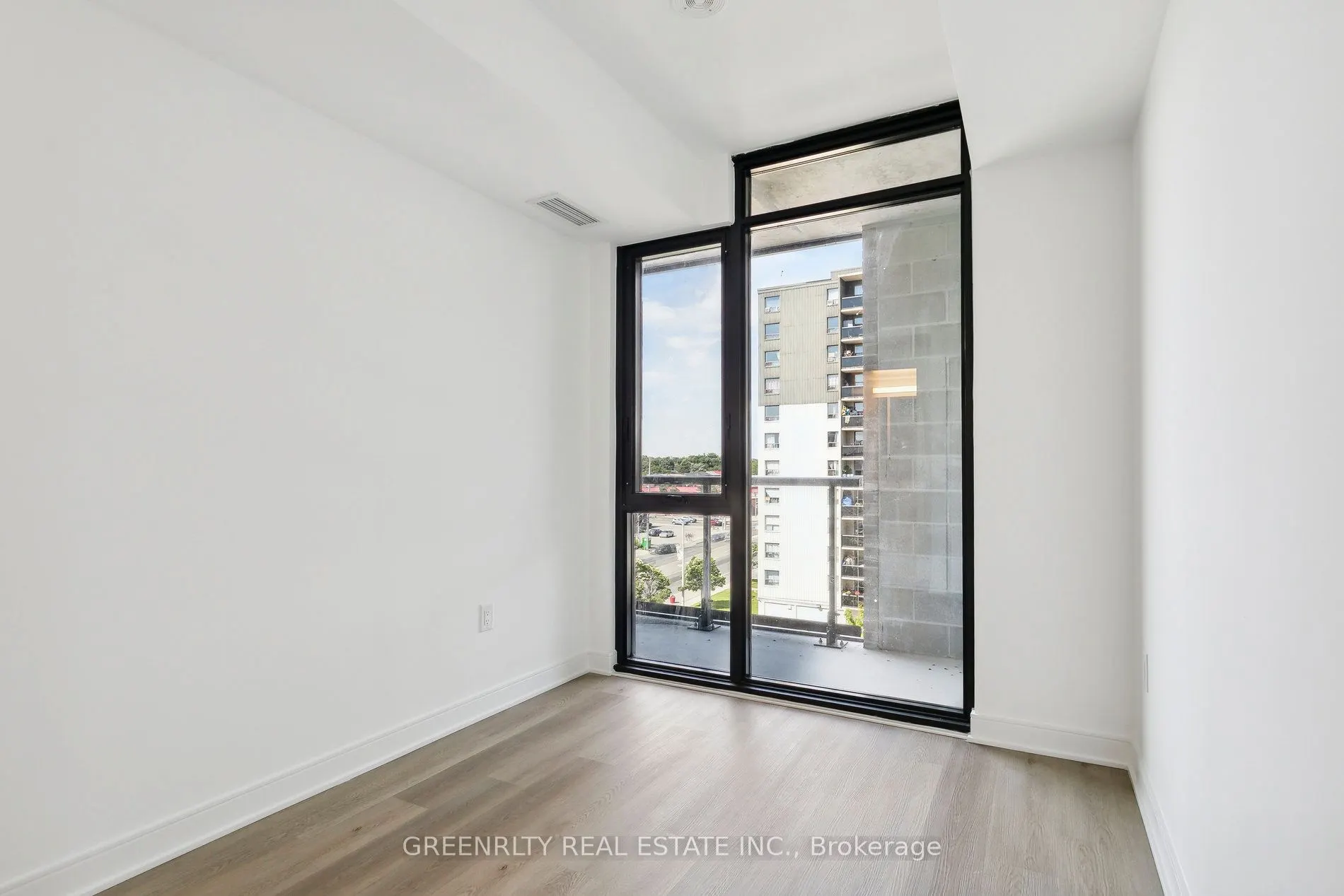 86 Dundas Street E, #511