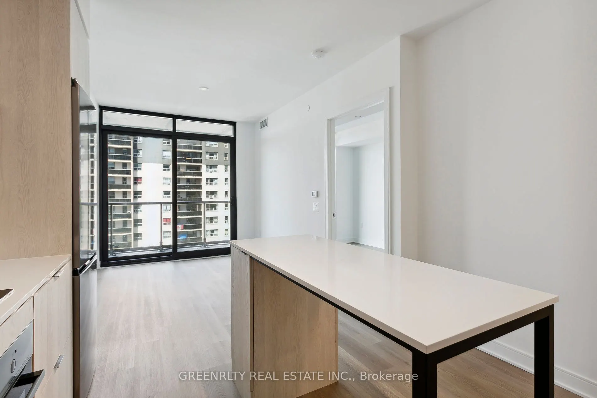 86 Dundas Street E, #511