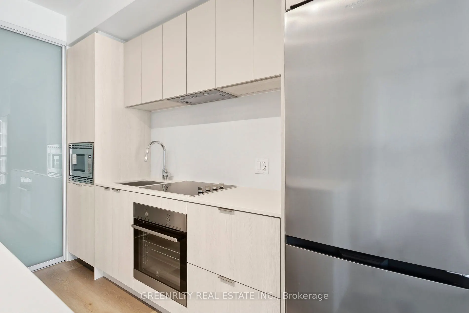 86 Dundas Street E, #511