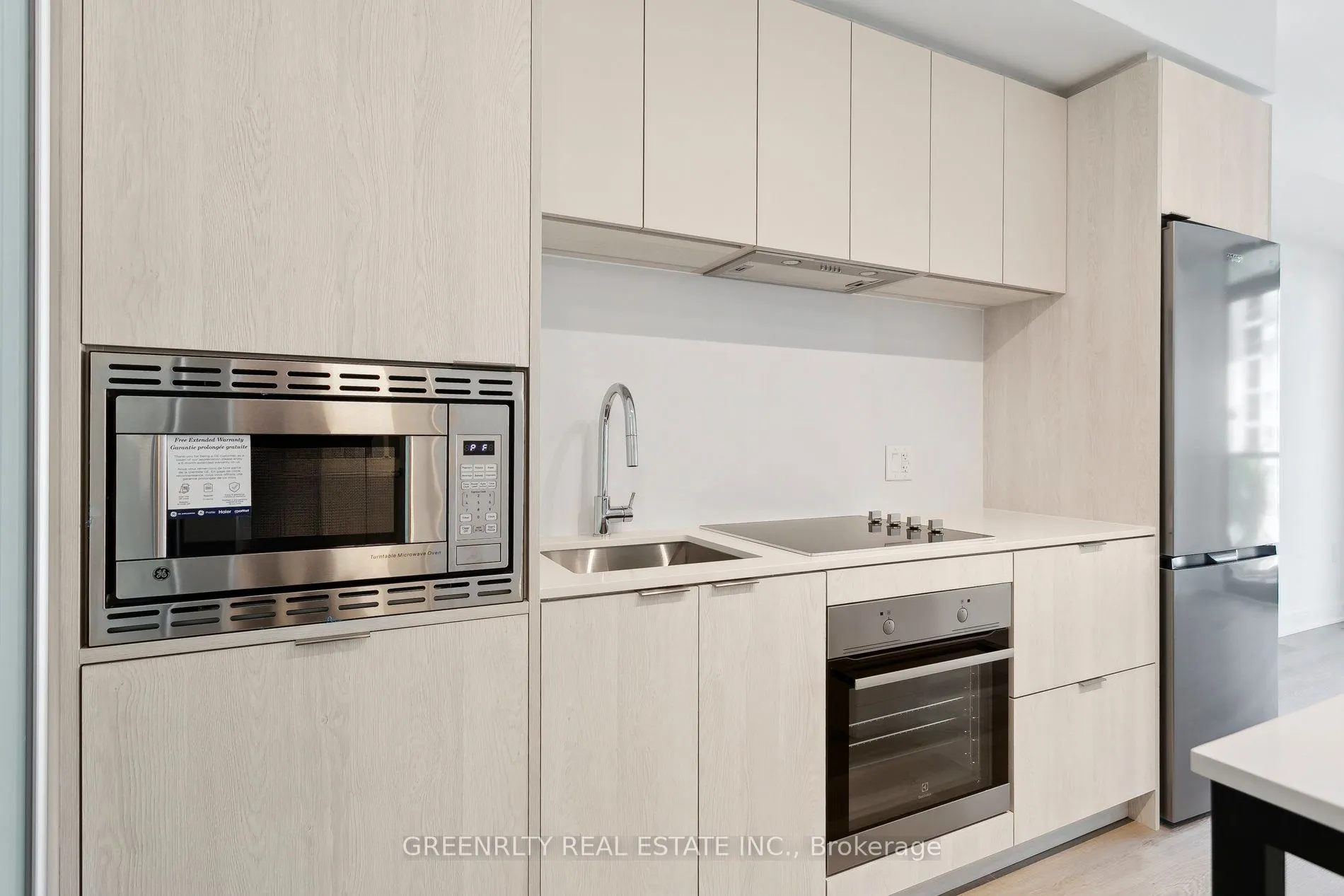 86 Dundas Street E, #511