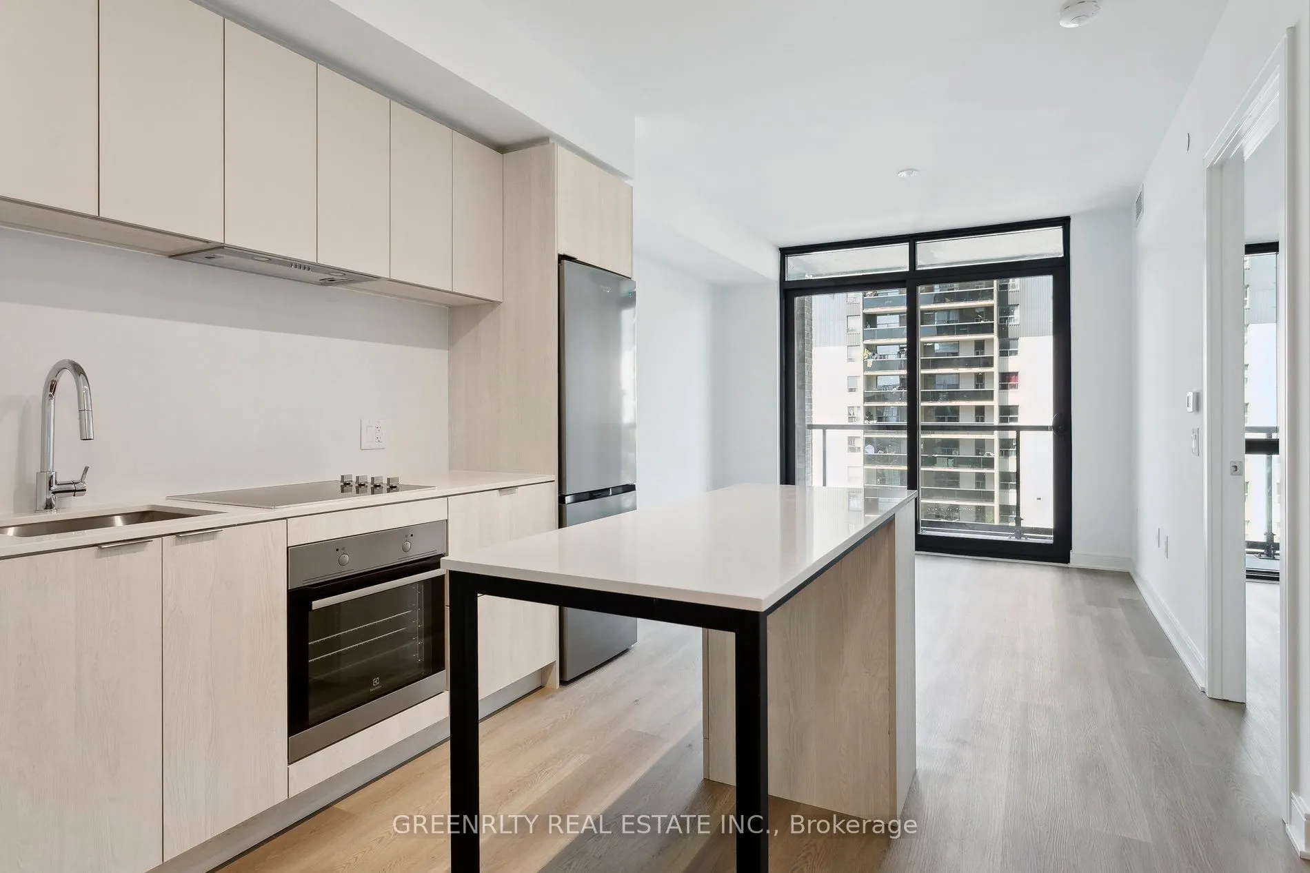 86 Dundas Street E, #511