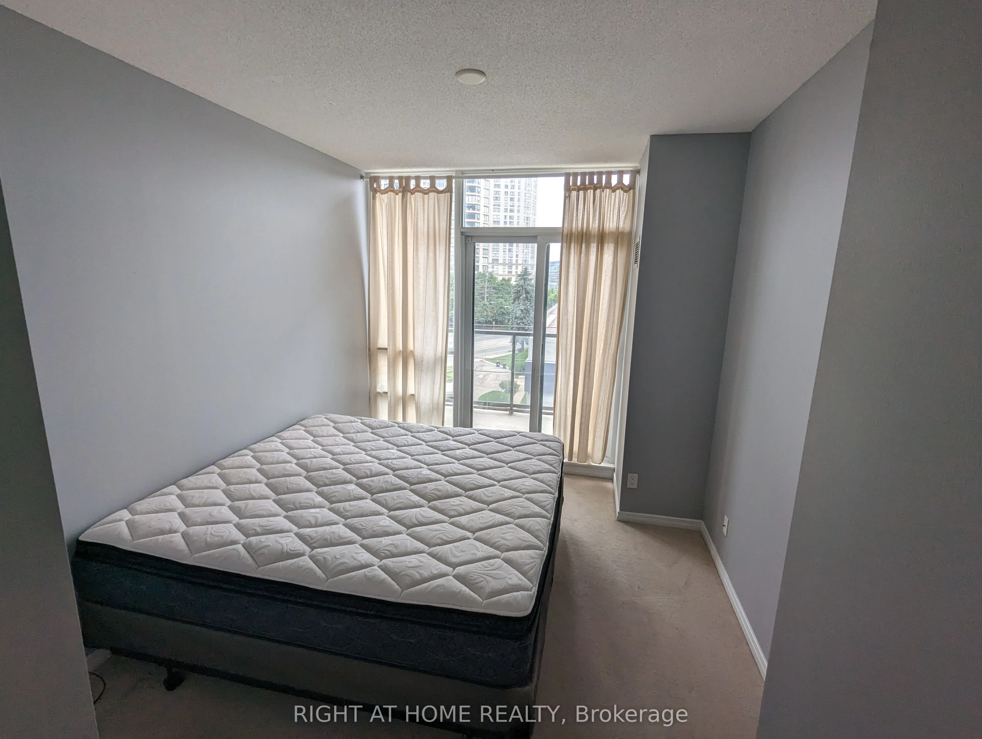 2240 Lakeshore Boulevard W, #304