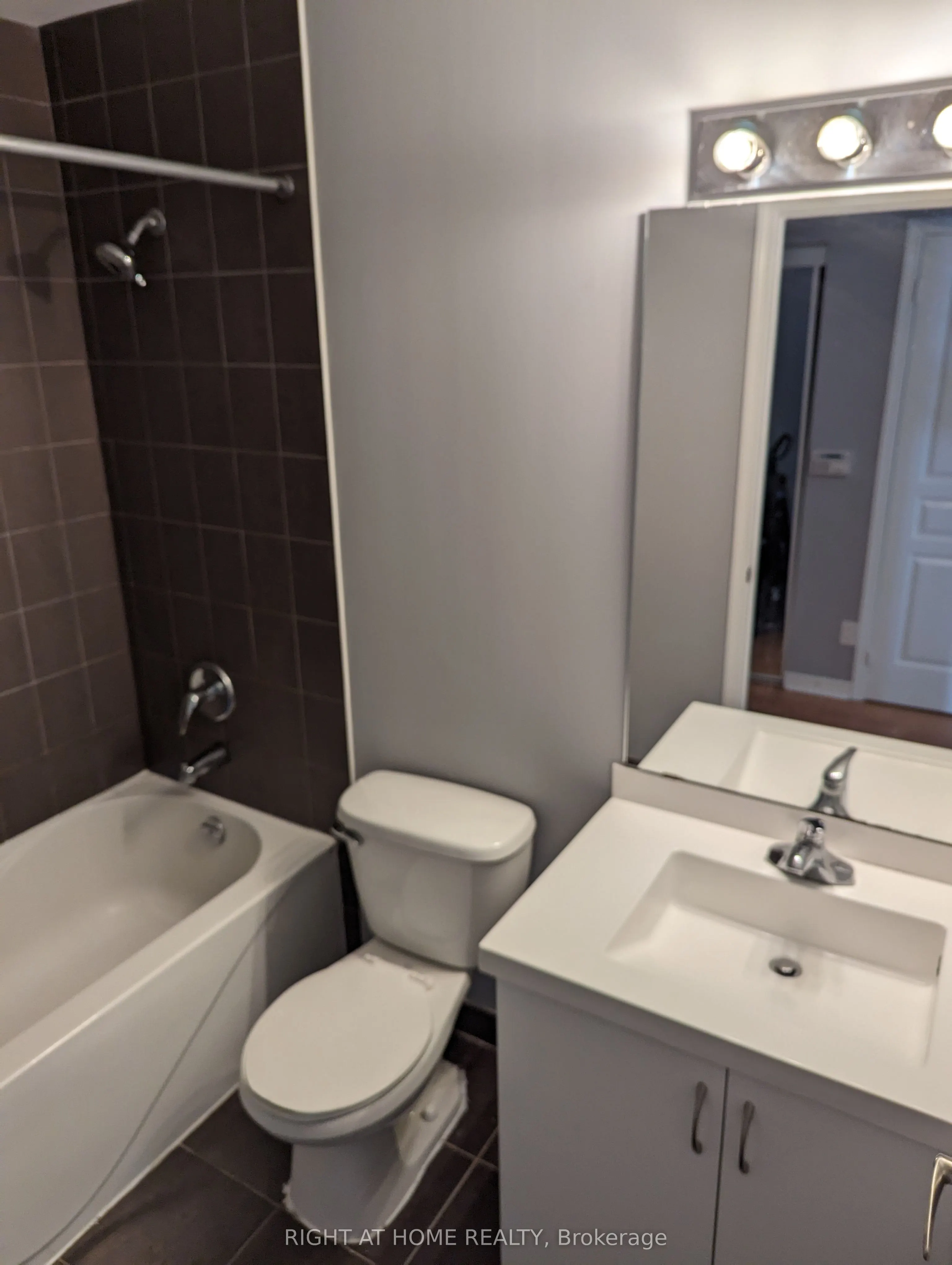 2240 Lakeshore Boulevard W, #304