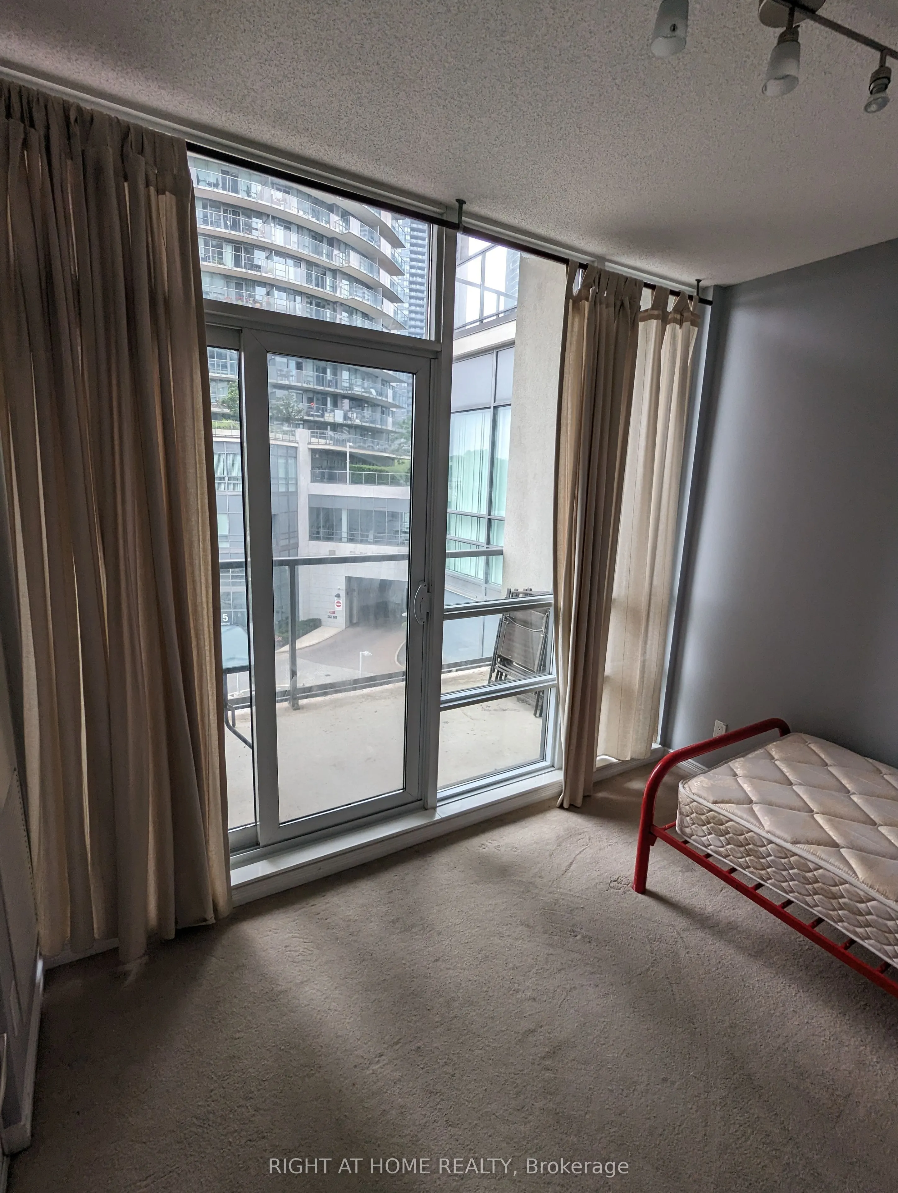 2240 Lakeshore Boulevard W, #304