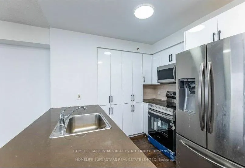 1 Valhalla inn Road E, #1010