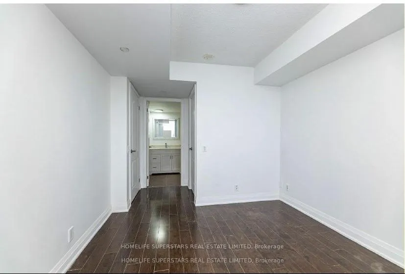 1 Valhalla inn Road E, #1010