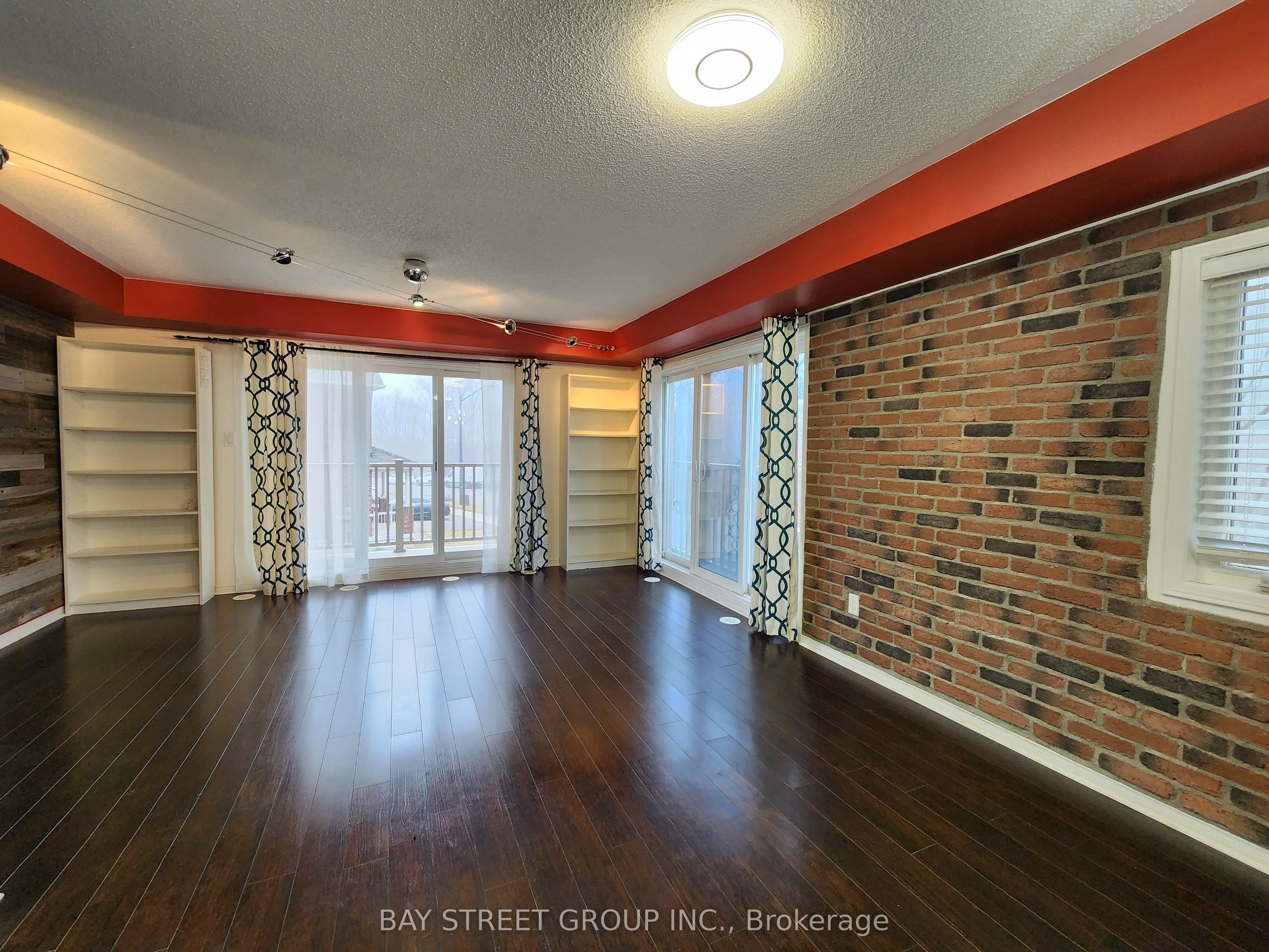 5585 Oscar Peterson Boulevard, #1