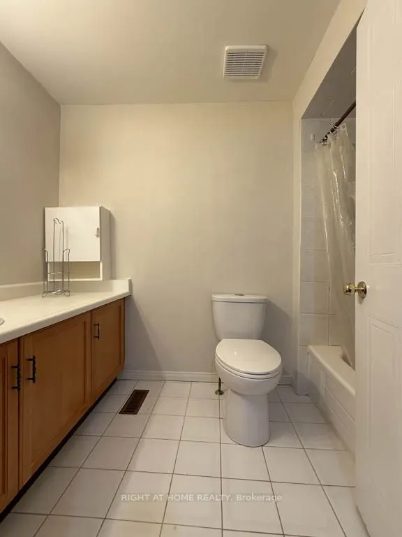 895 Maple Avenue, #607