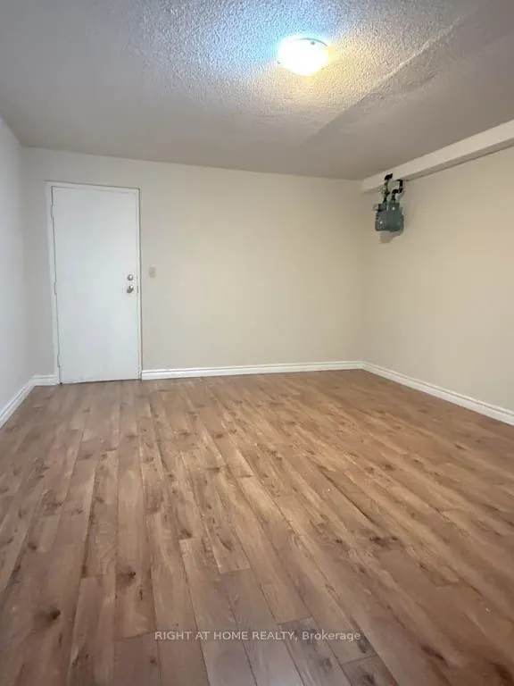 895 Maple Avenue, #607