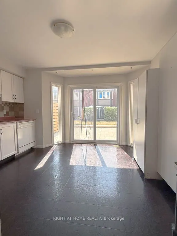 895 Maple Avenue, #607