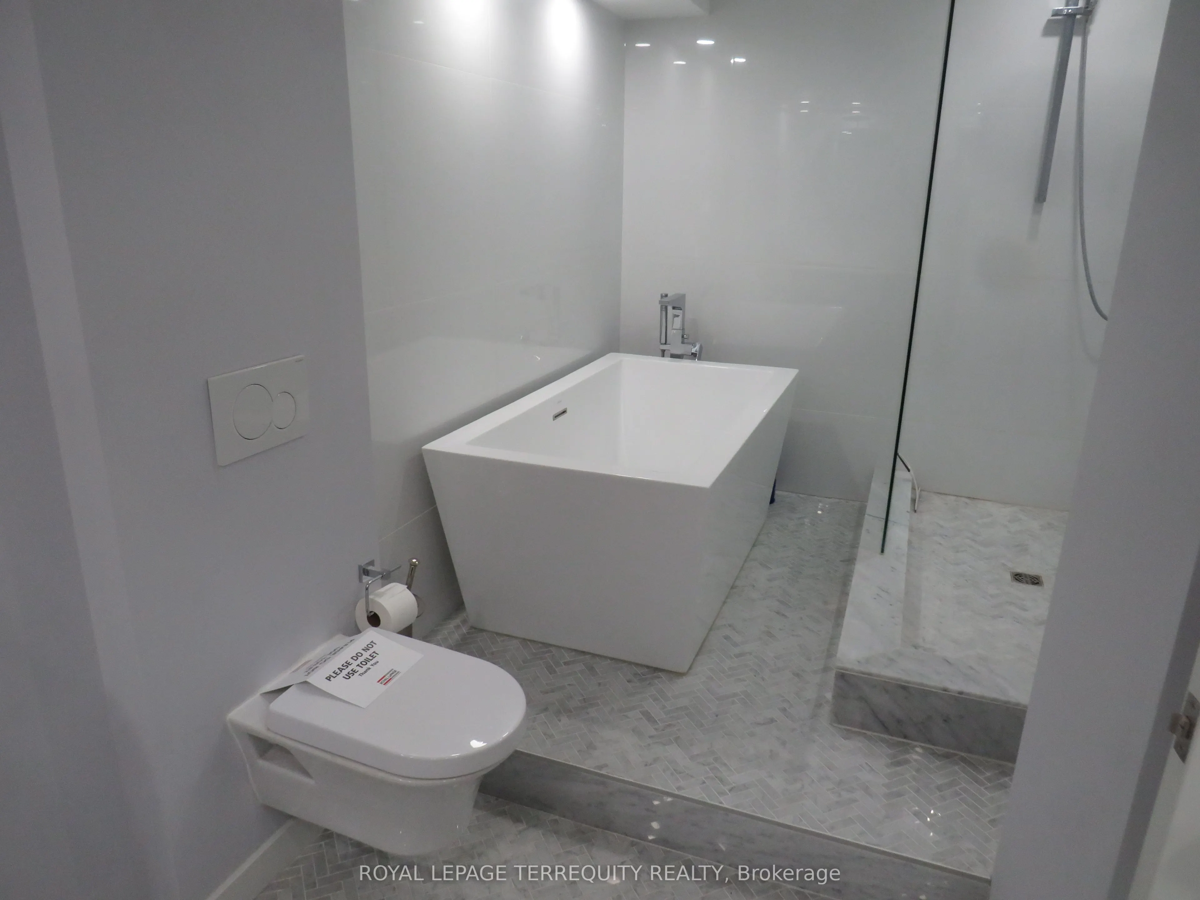 2045 Lake Shore Boulevard W, #3305
