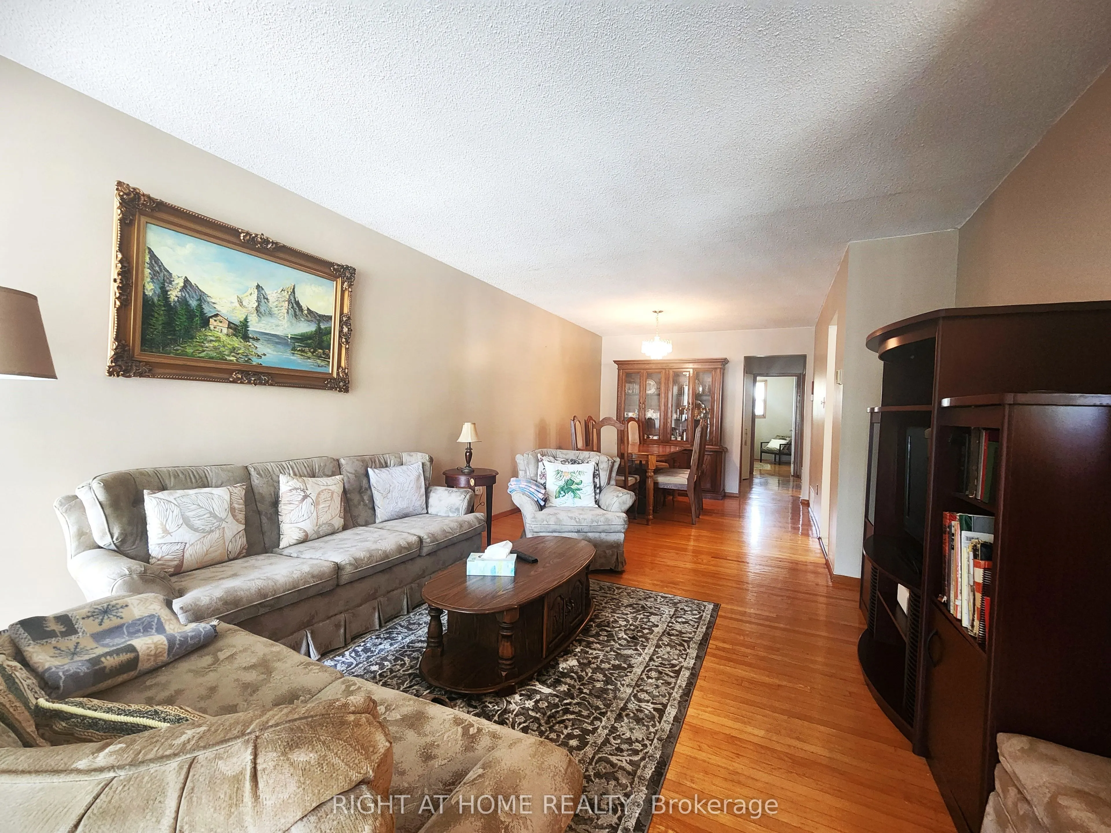 627 Green Meadow Crescent
