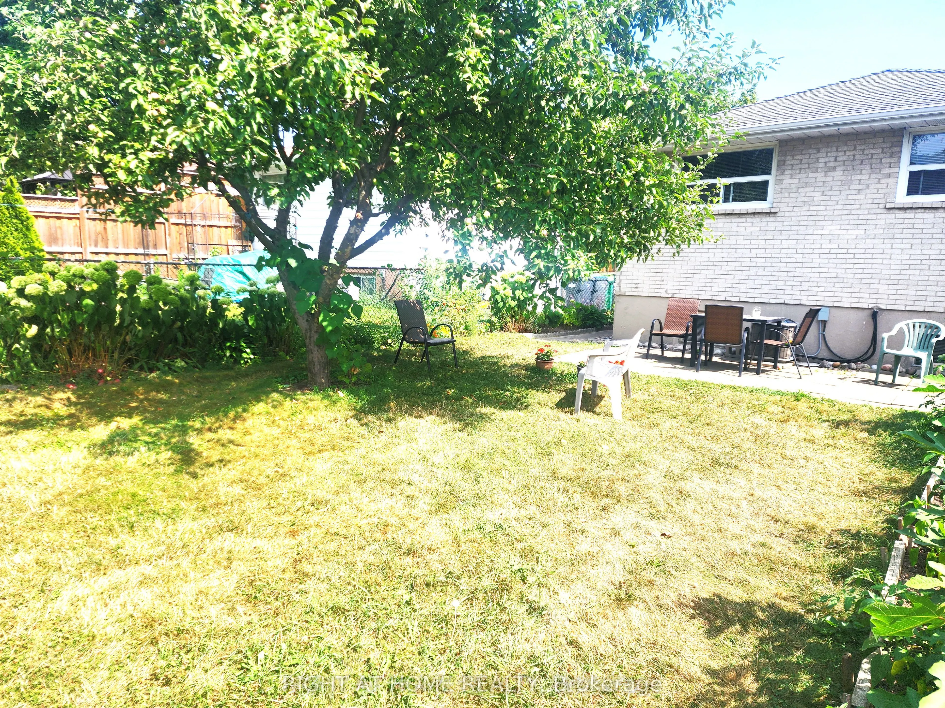 627 Green Meadow Crescent