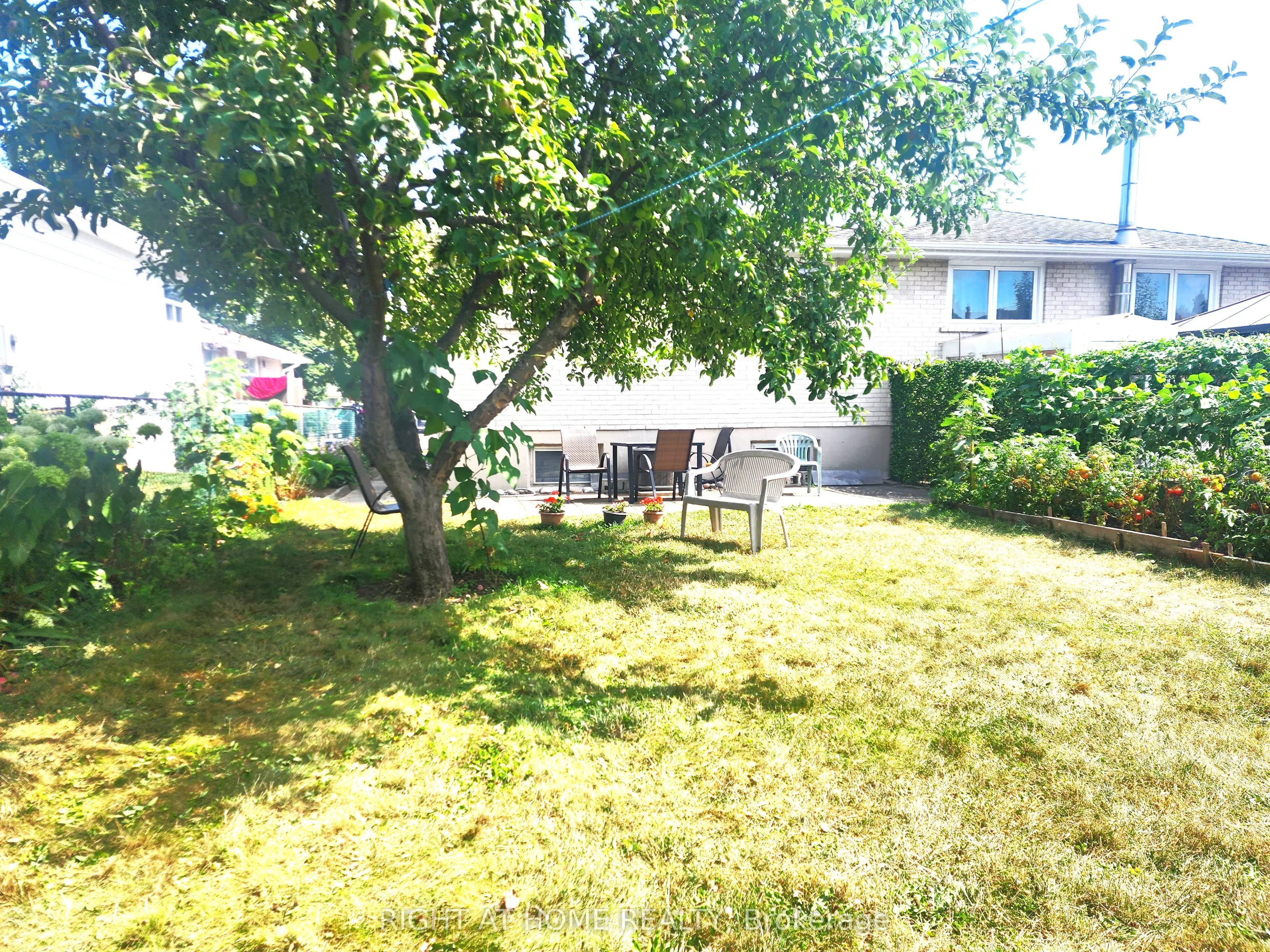 627 Green Meadow Crescent