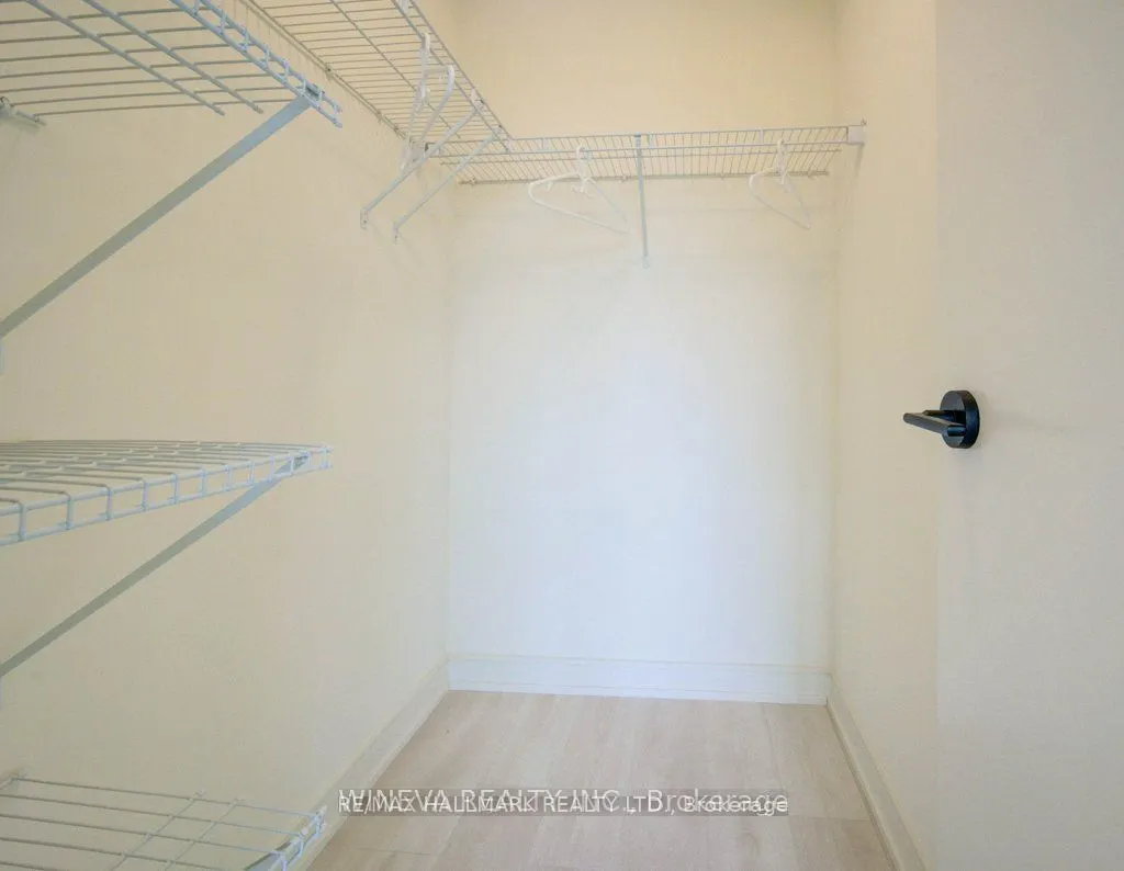 8010 Derry Road W, #1002