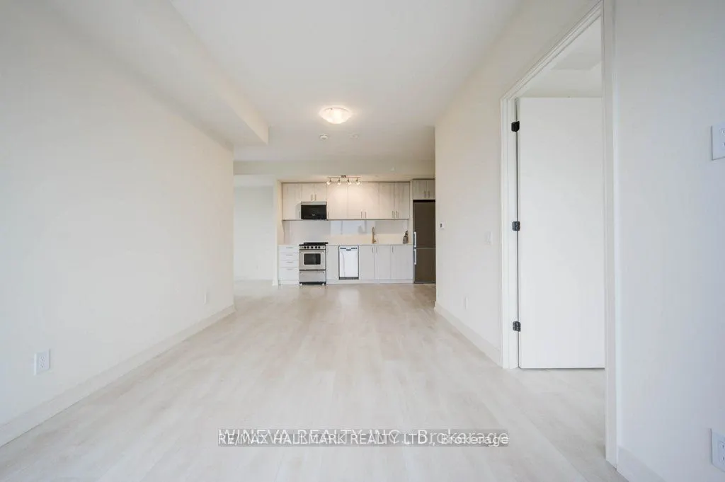 8010 Derry Road W, #1002