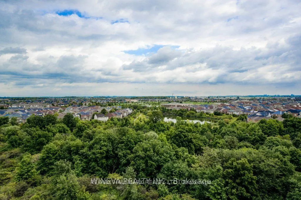 8010 Derry Road W, #1002