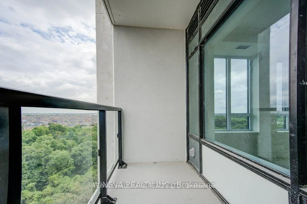 8010 Derry Road W, #1002