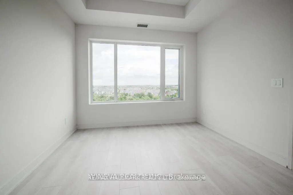 8010 Derry Road W, #1002