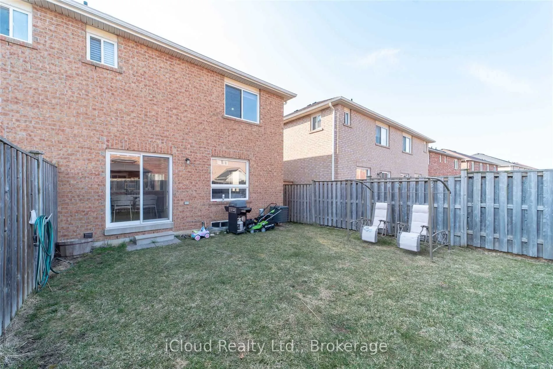 27 Hollingsworth Circle