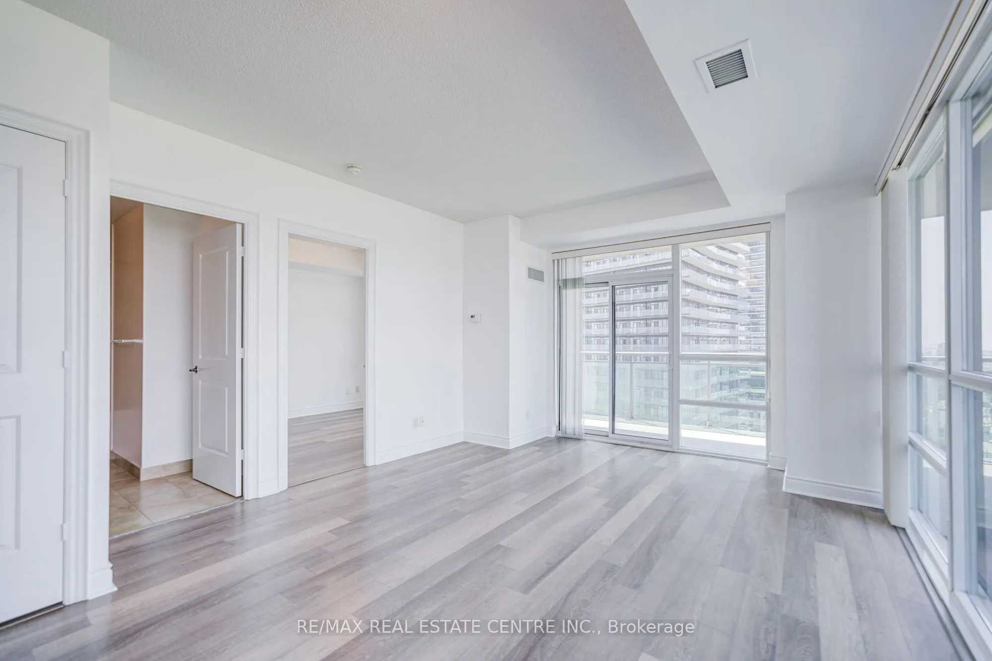 16 Brookers Lane, #1602