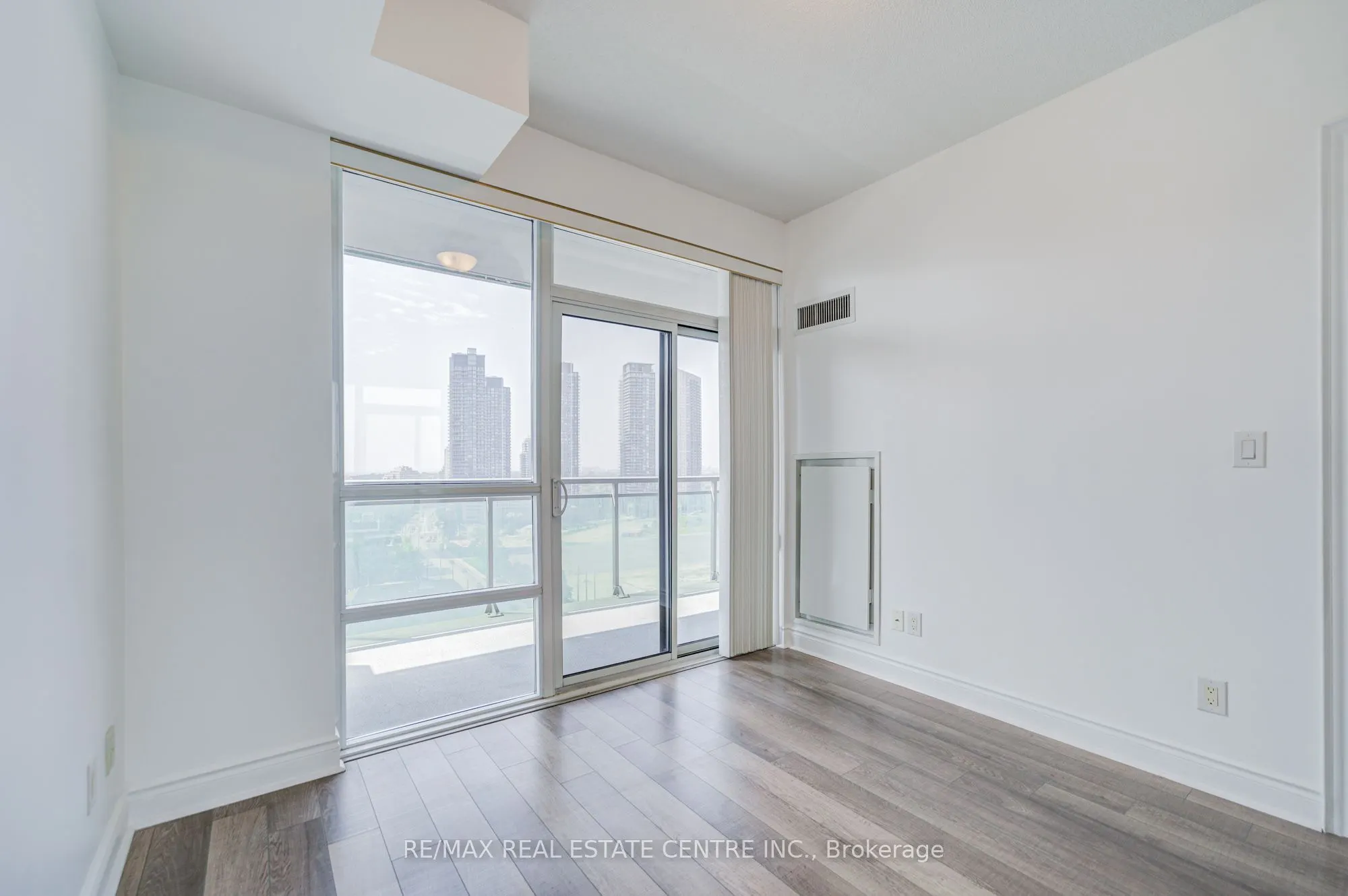 16 Brookers Lane, #1602