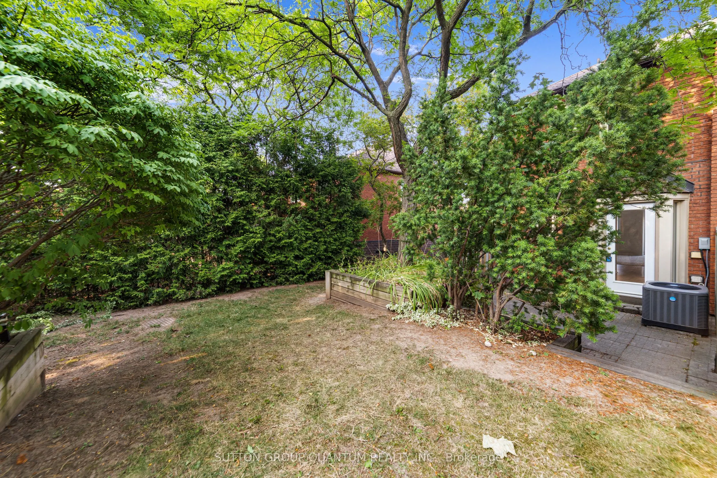 895 Maple Avenue, #101
