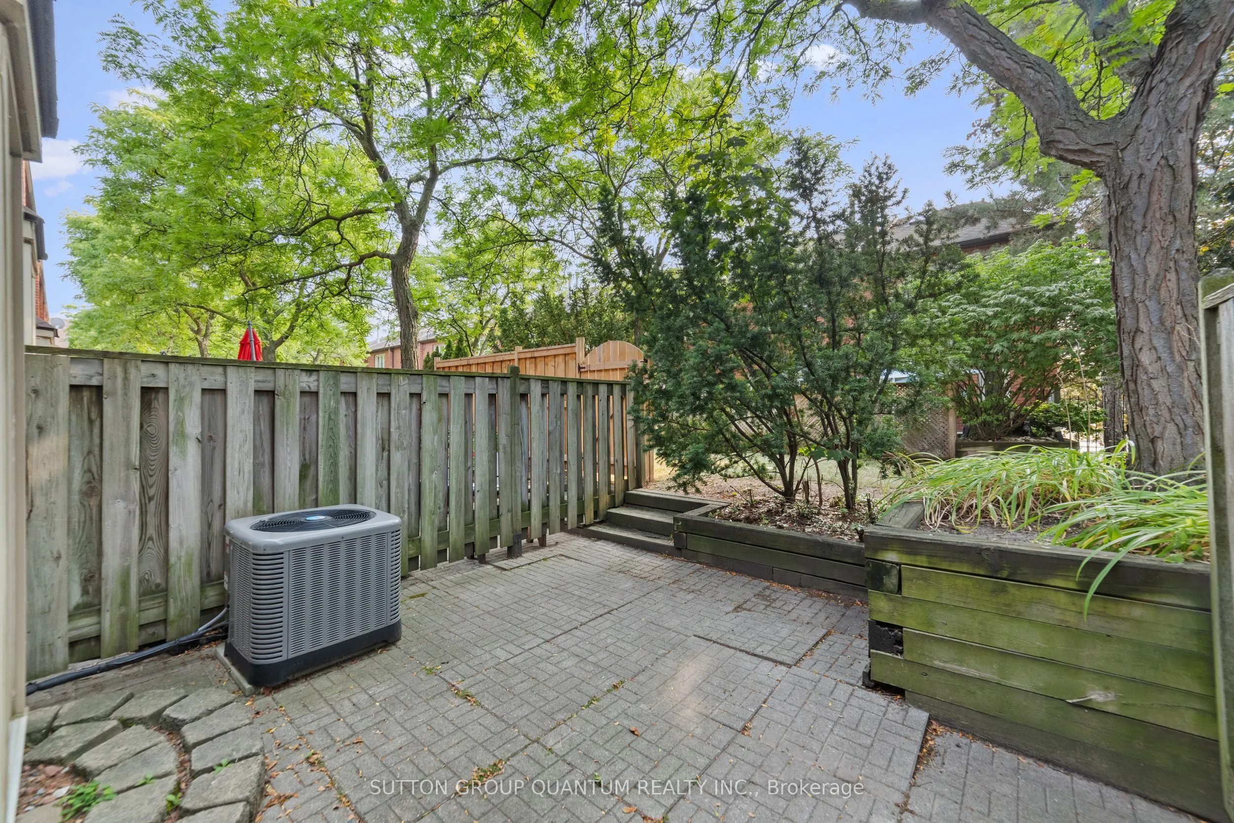 895 Maple Avenue, #101