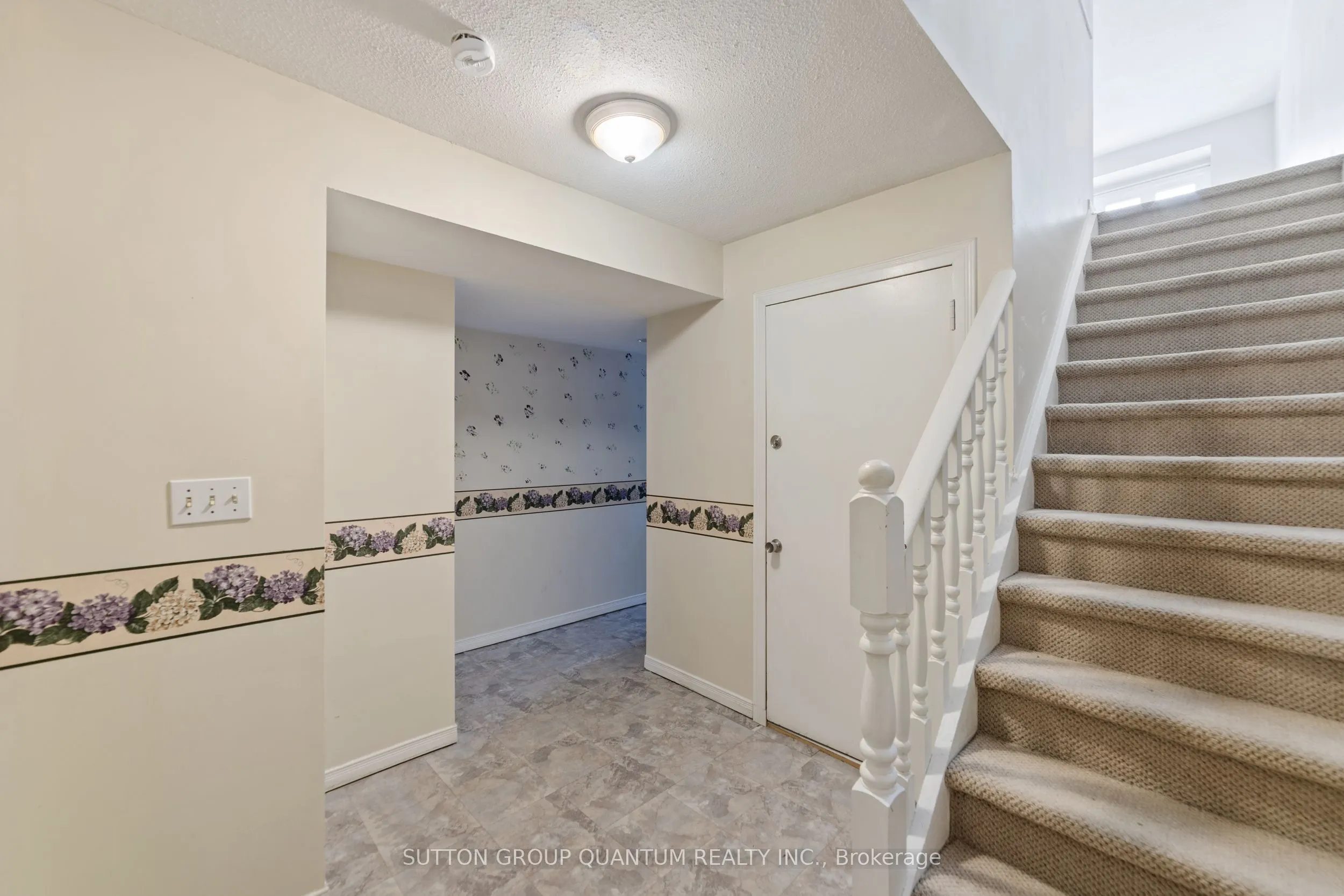 895 Maple Avenue, #101