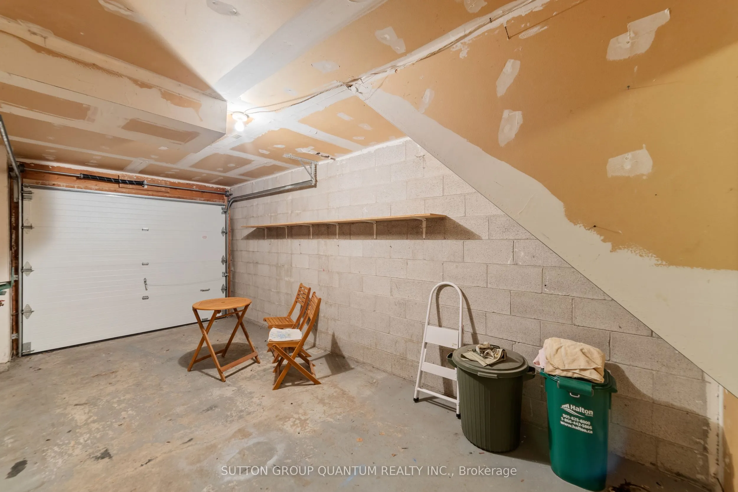 895 Maple Avenue, #101