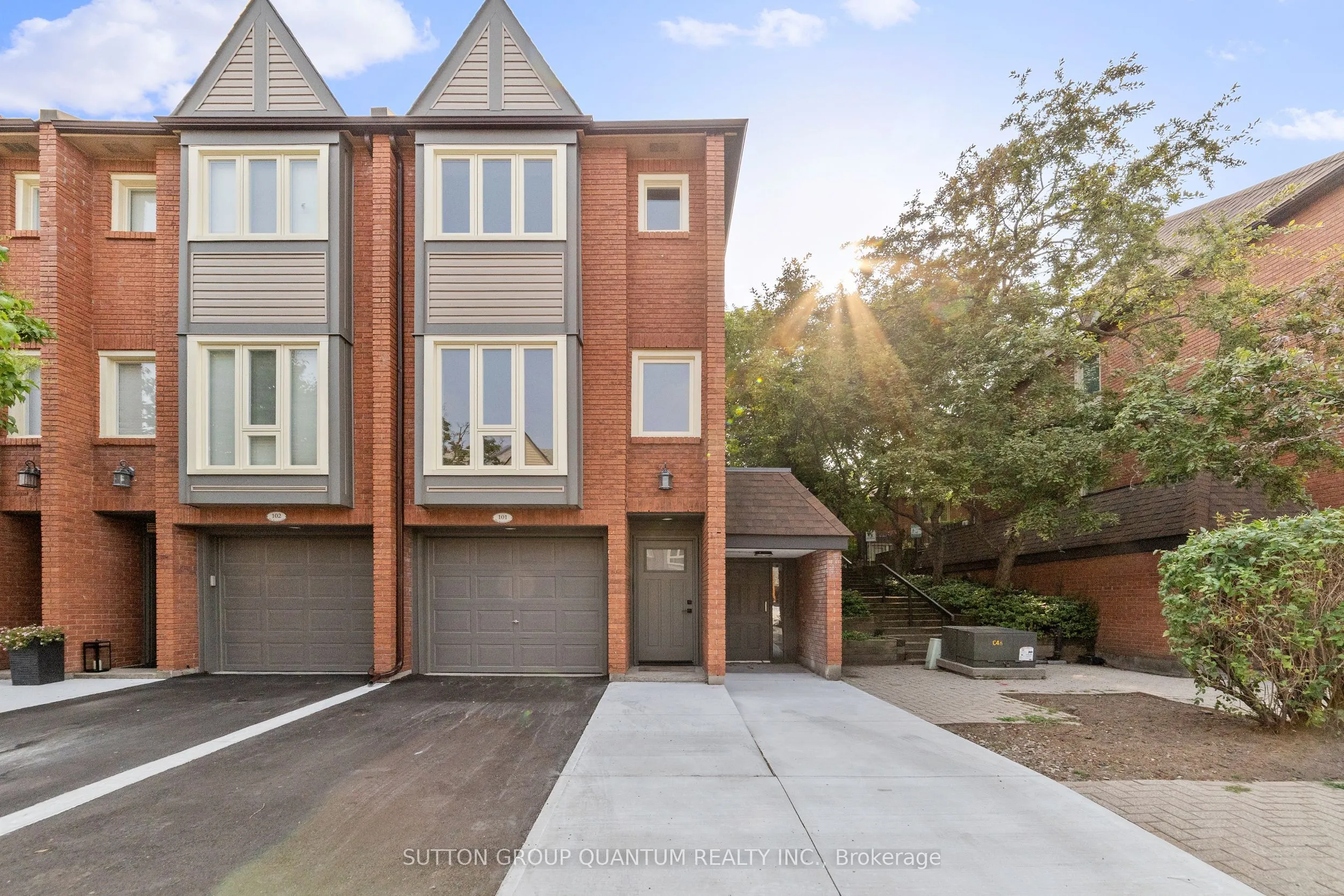 895 Maple Avenue, #101