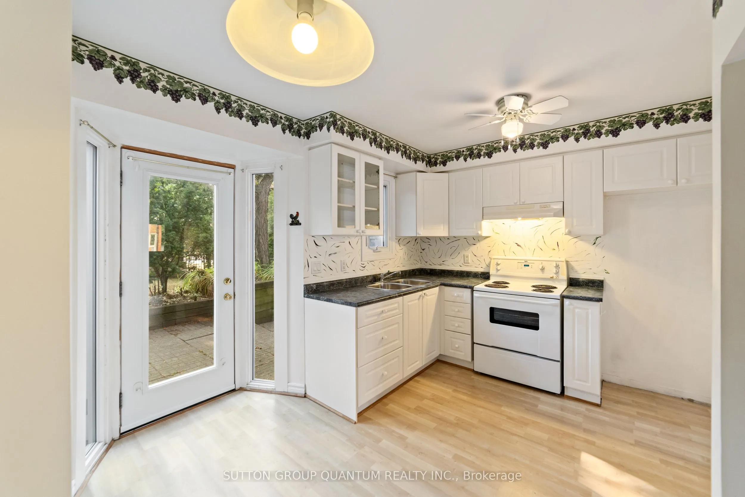 895 Maple Avenue, #101