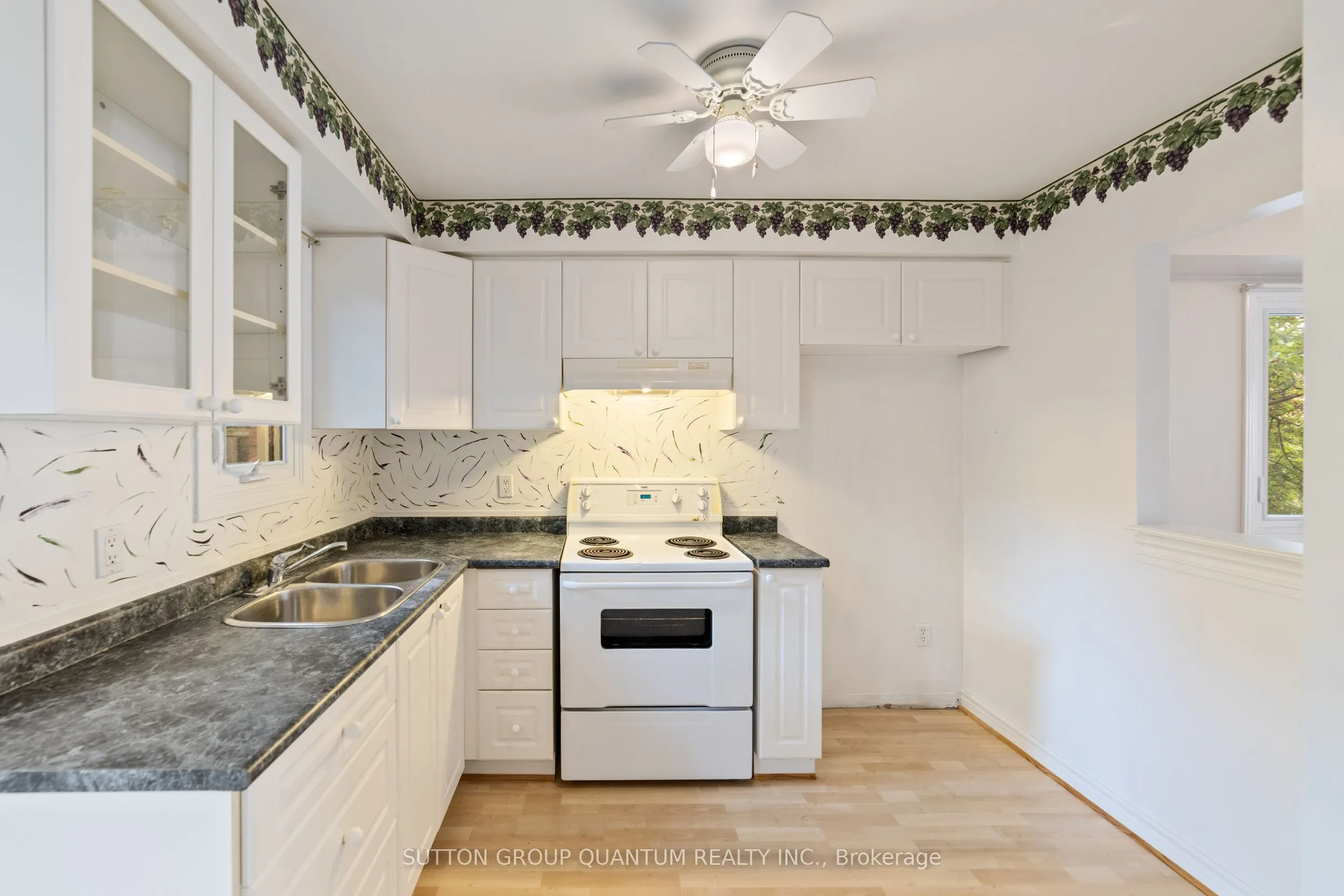 895 Maple Avenue, #101
