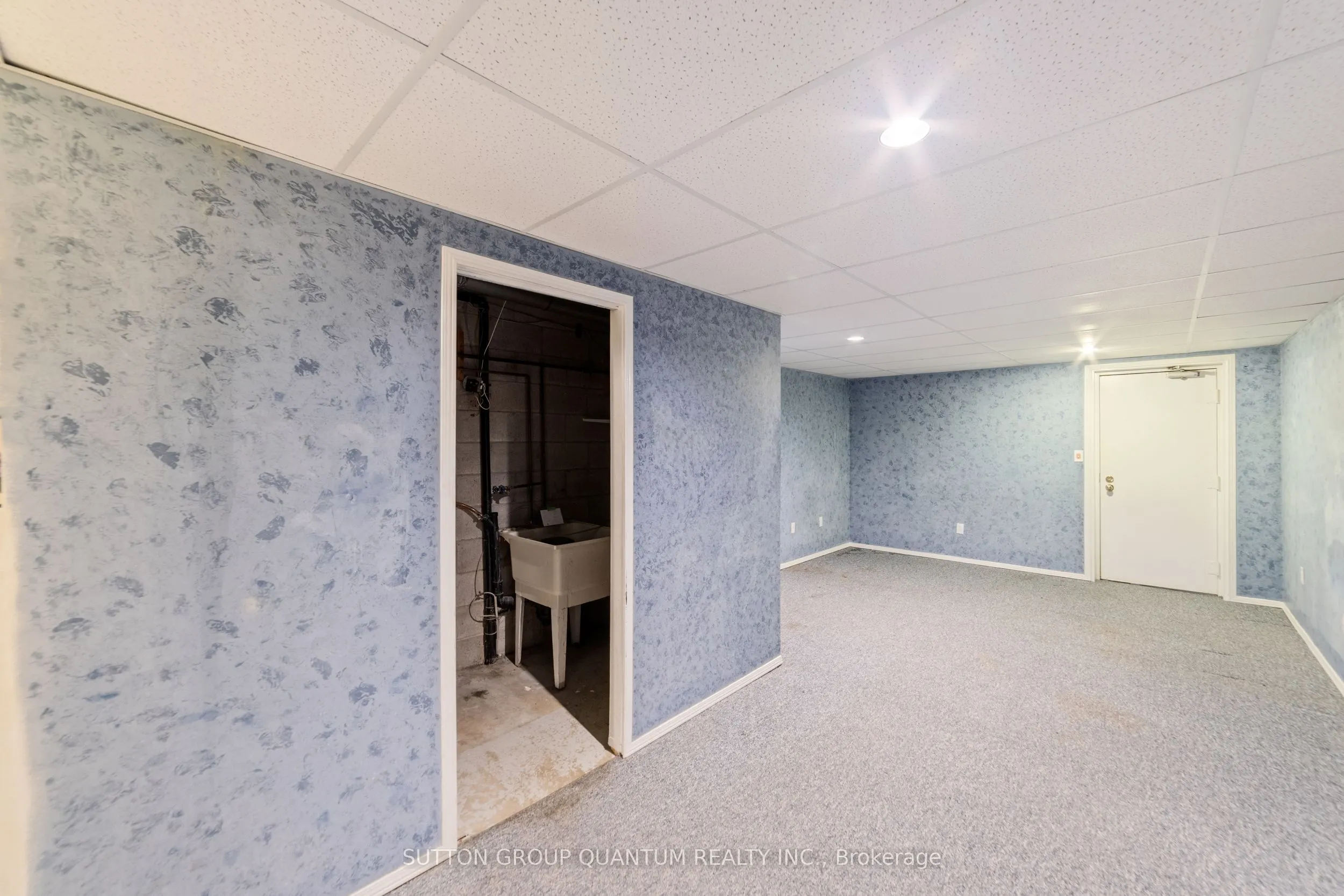 895 Maple Avenue, #101