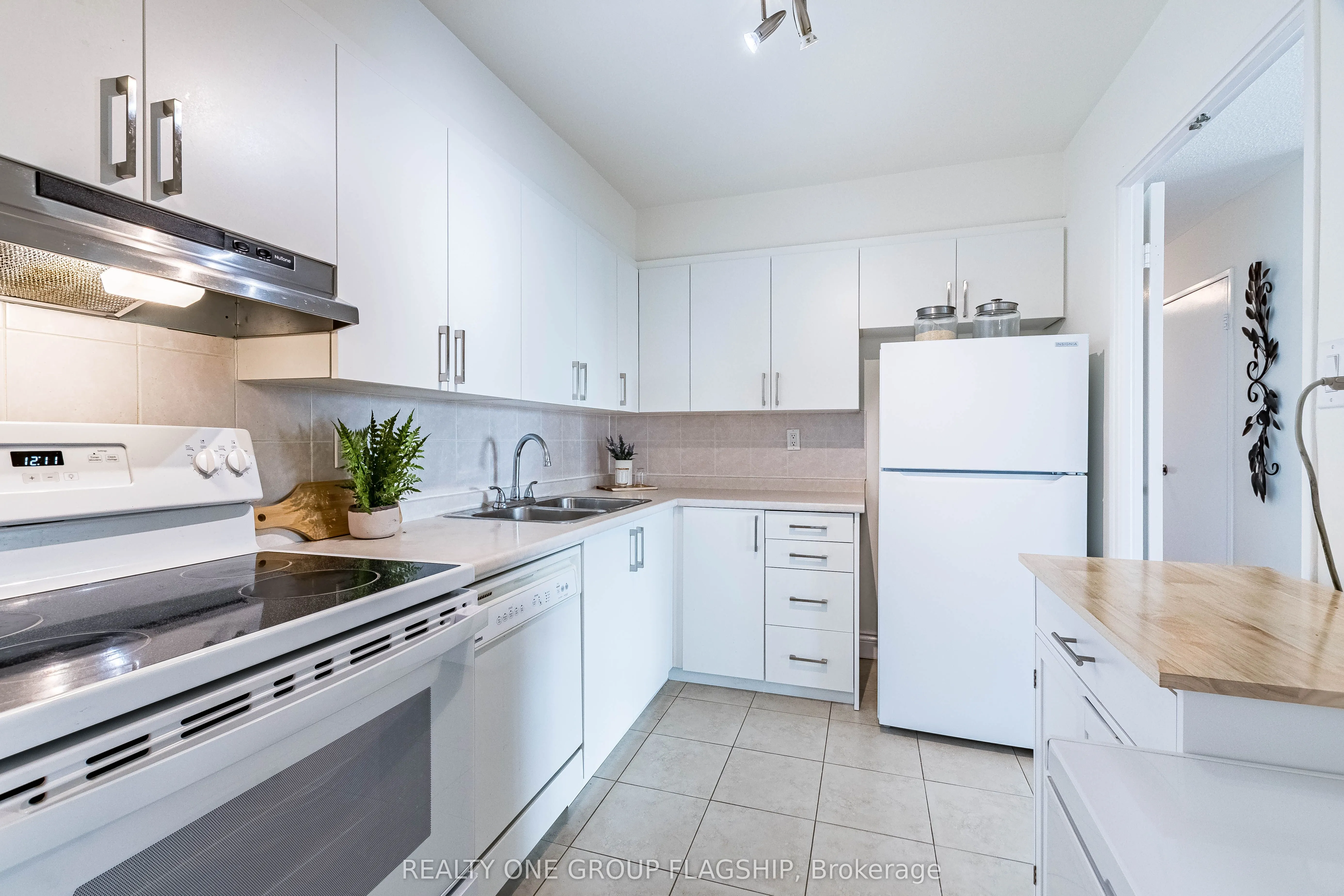 50 Elm Drive E, #1209