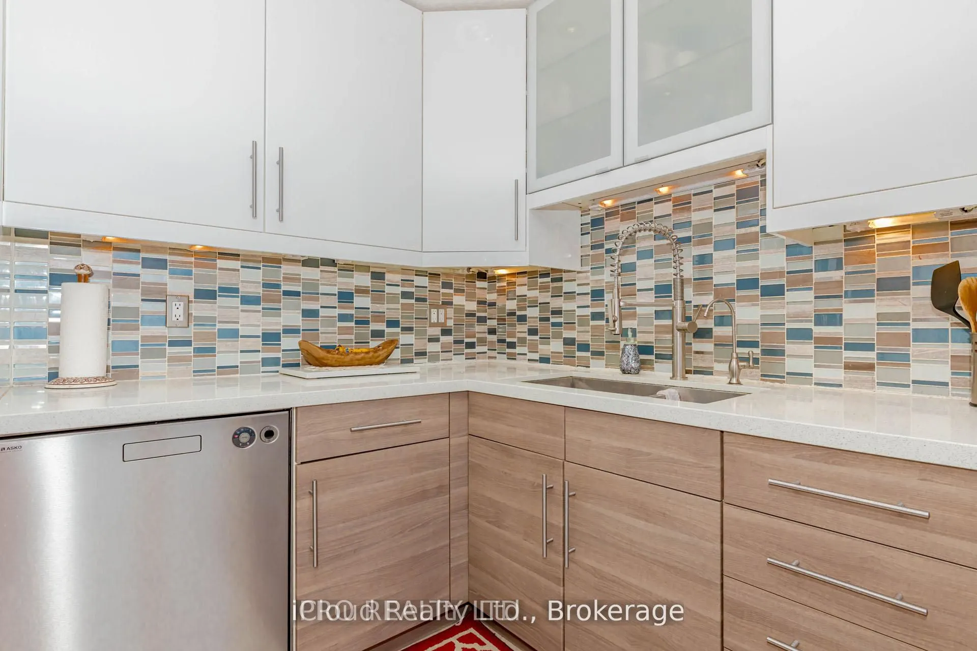 3140 Fifth Line W, #17