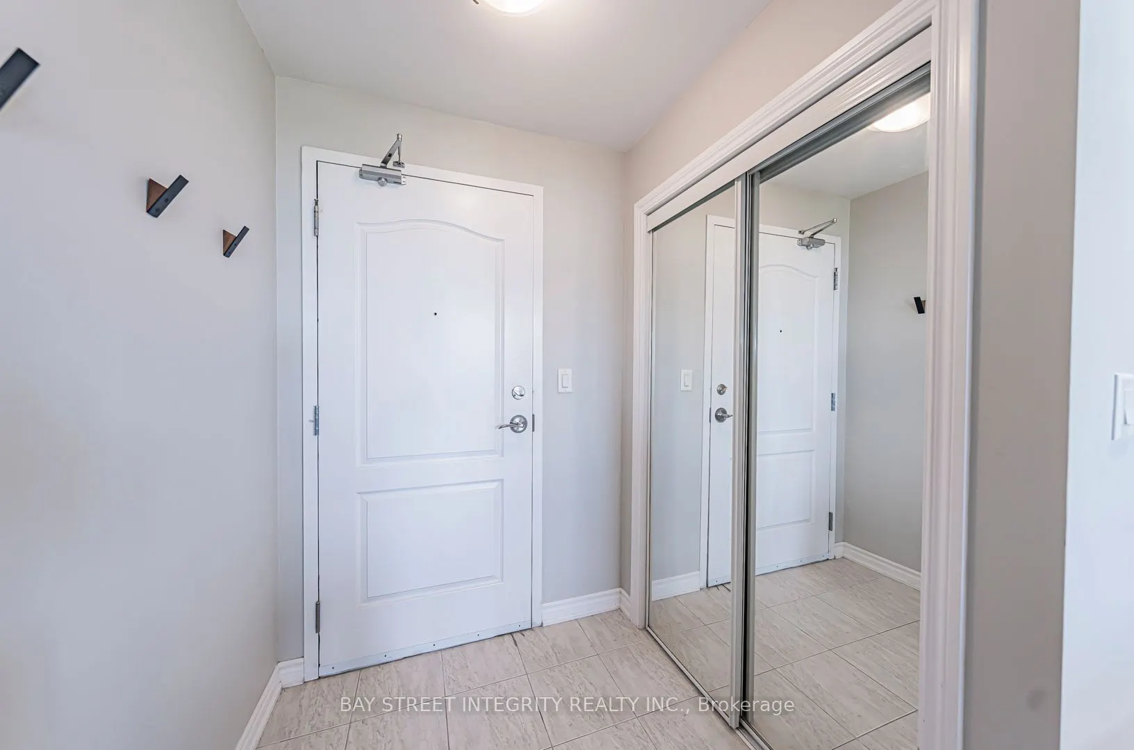 5327 Upper Middle Road, #307
