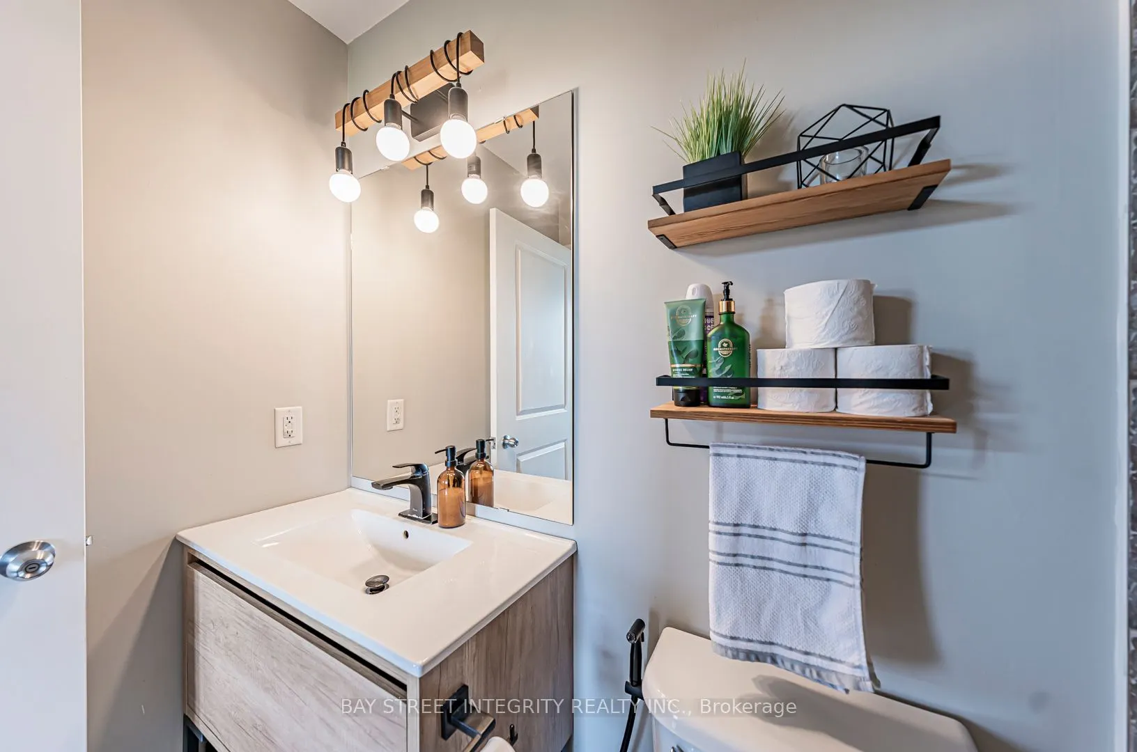 5327 Upper Middle Road, #307