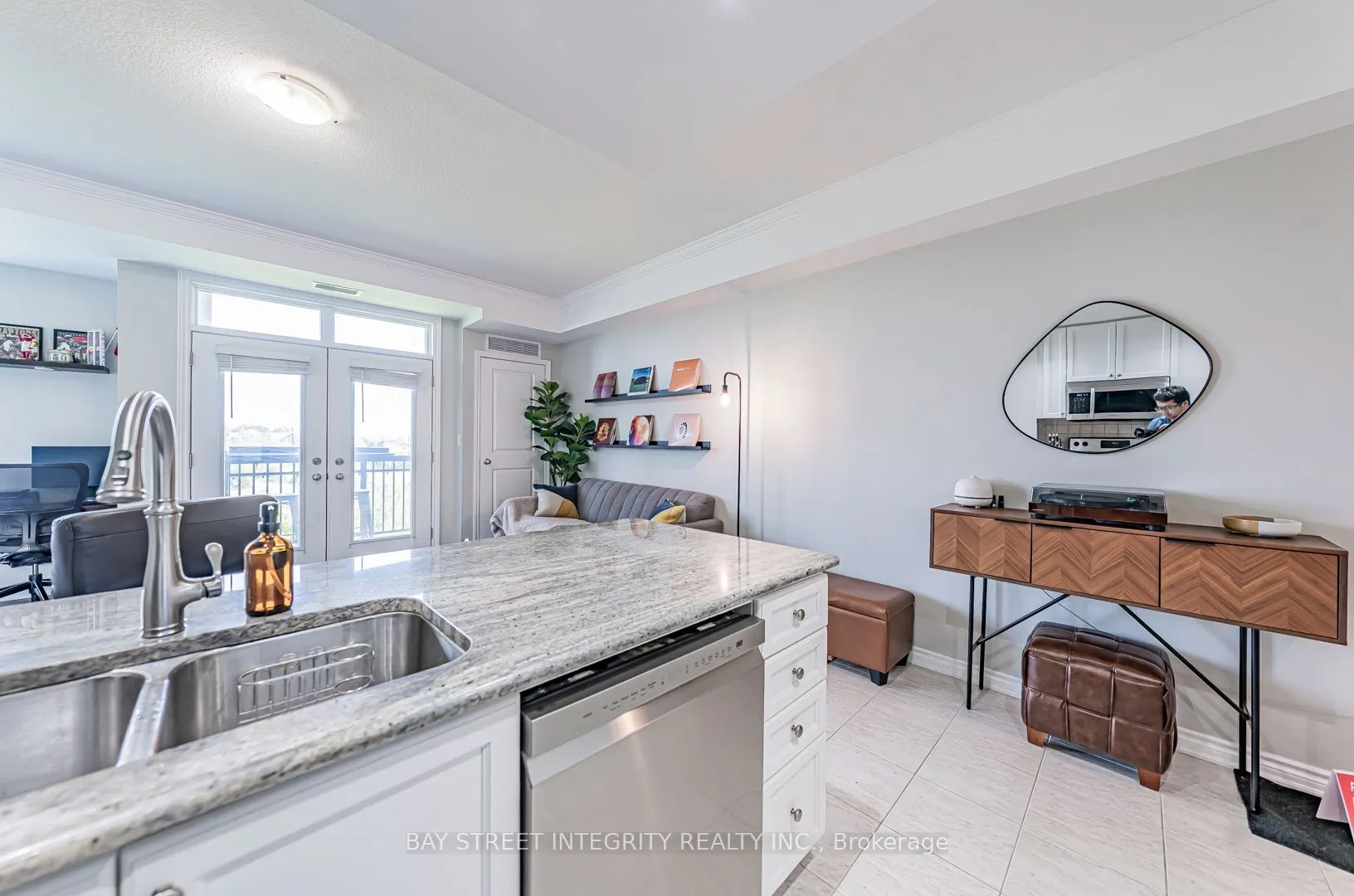 5327 Upper Middle Road, #307