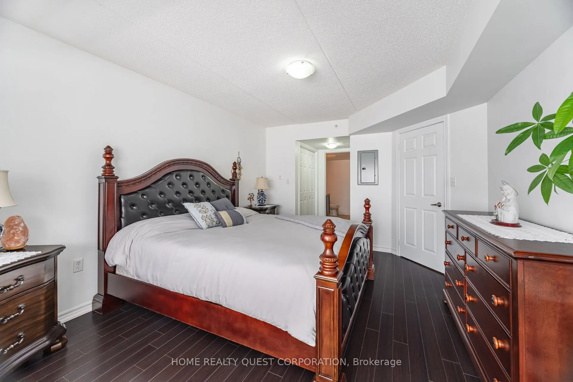 1340 Main Street E, #212