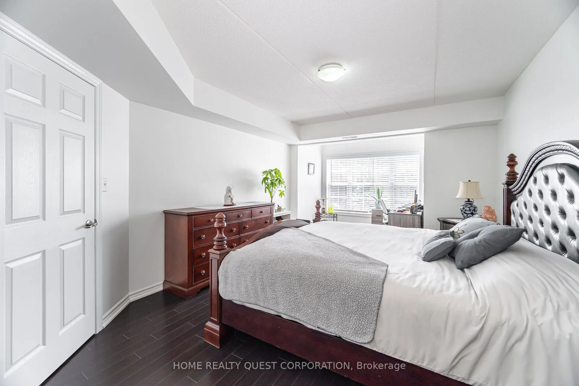 1340 Main Street E, #212