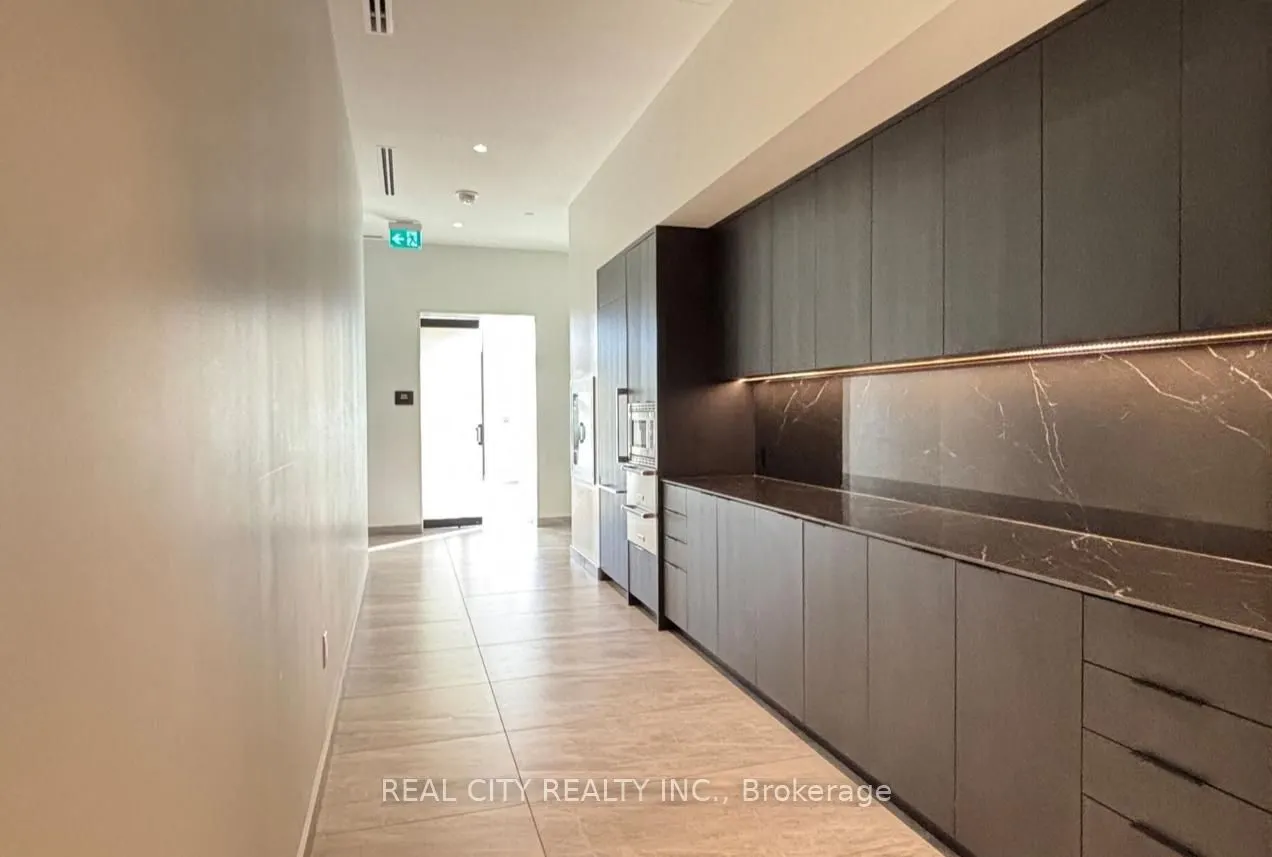 86 Dundas Street, #1005