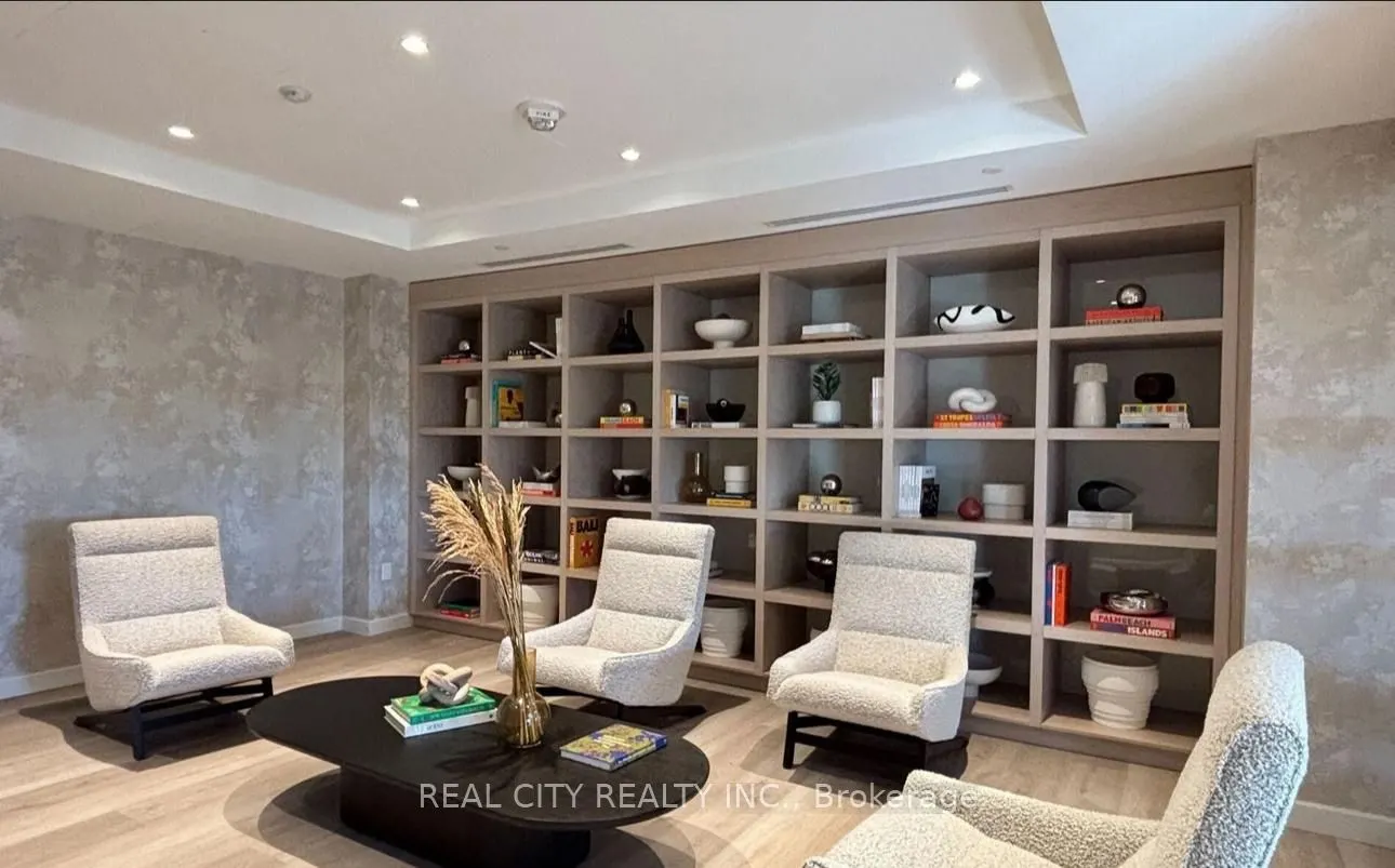86 Dundas Street, #1005