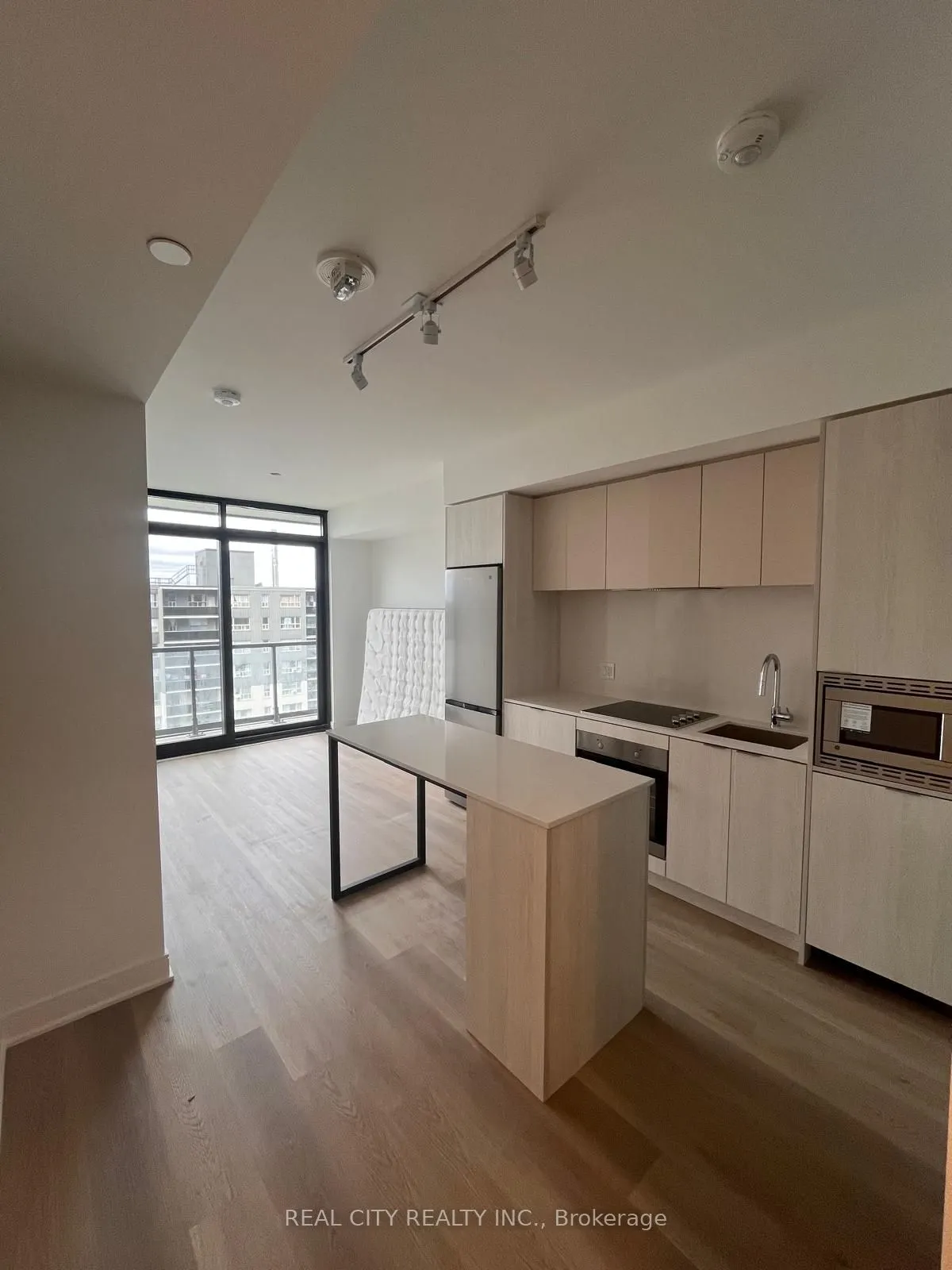 86 Dundas Street, #1005